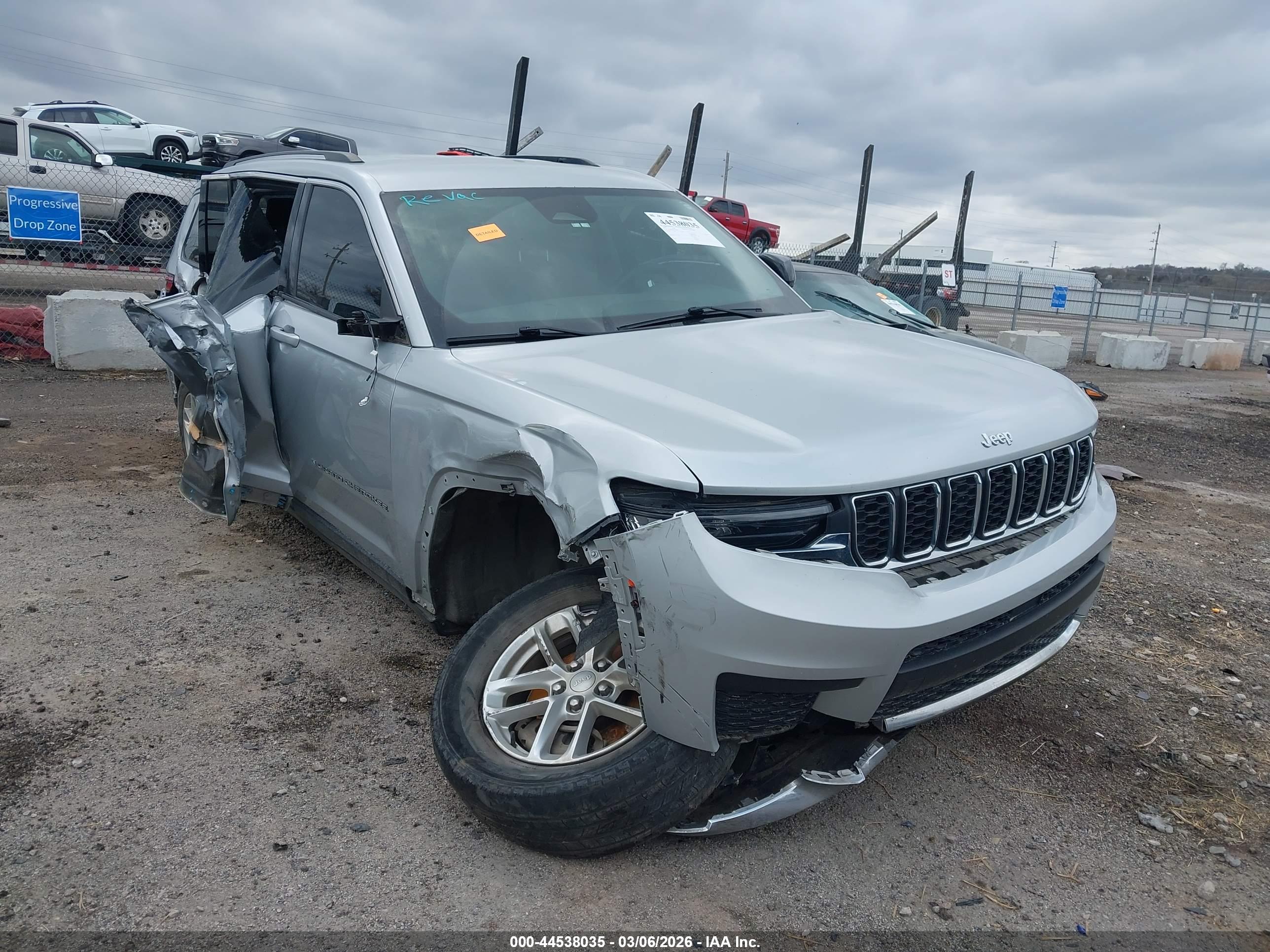 JEEP GRAND image 6