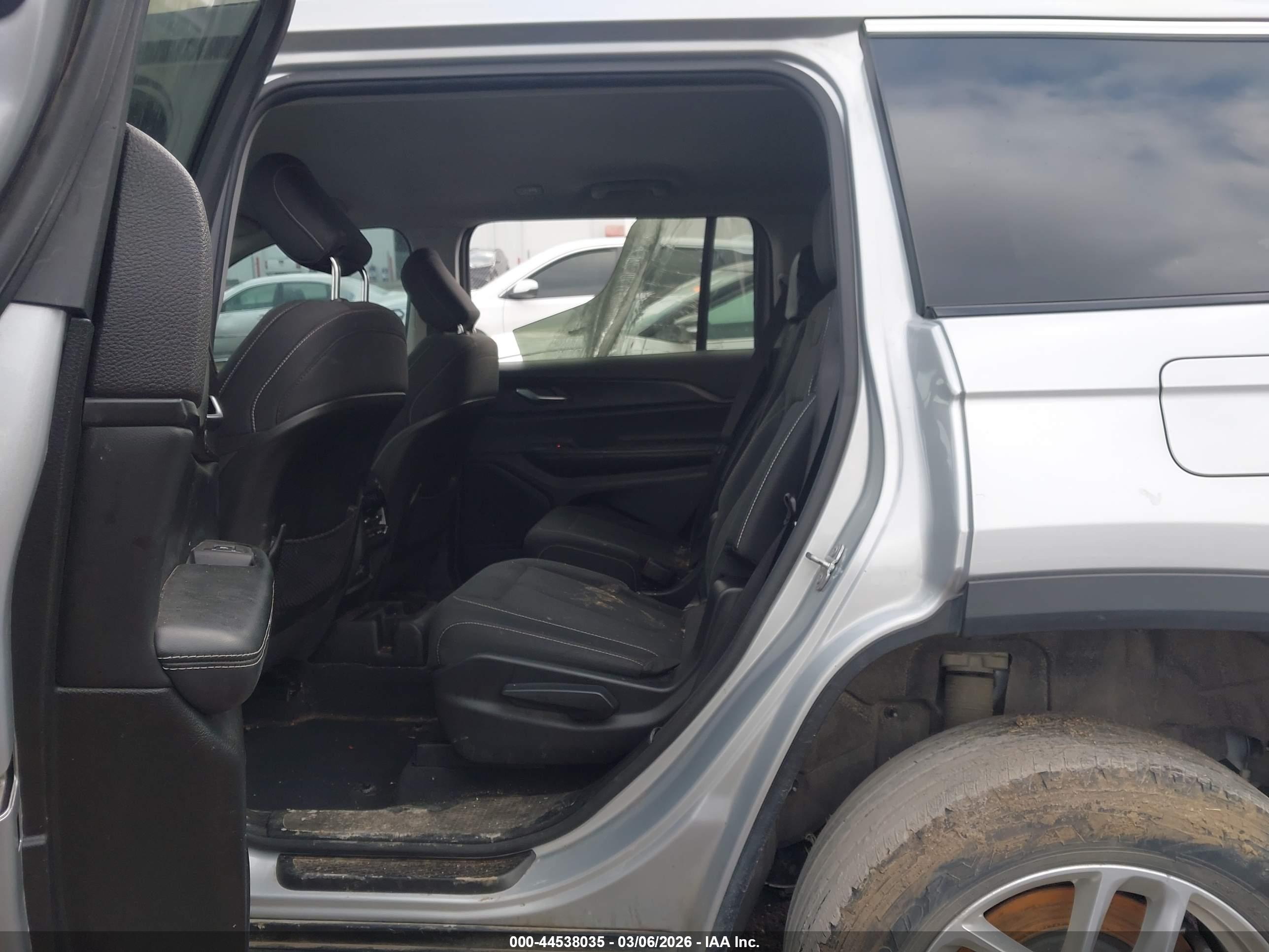 JEEP GRAND image 8