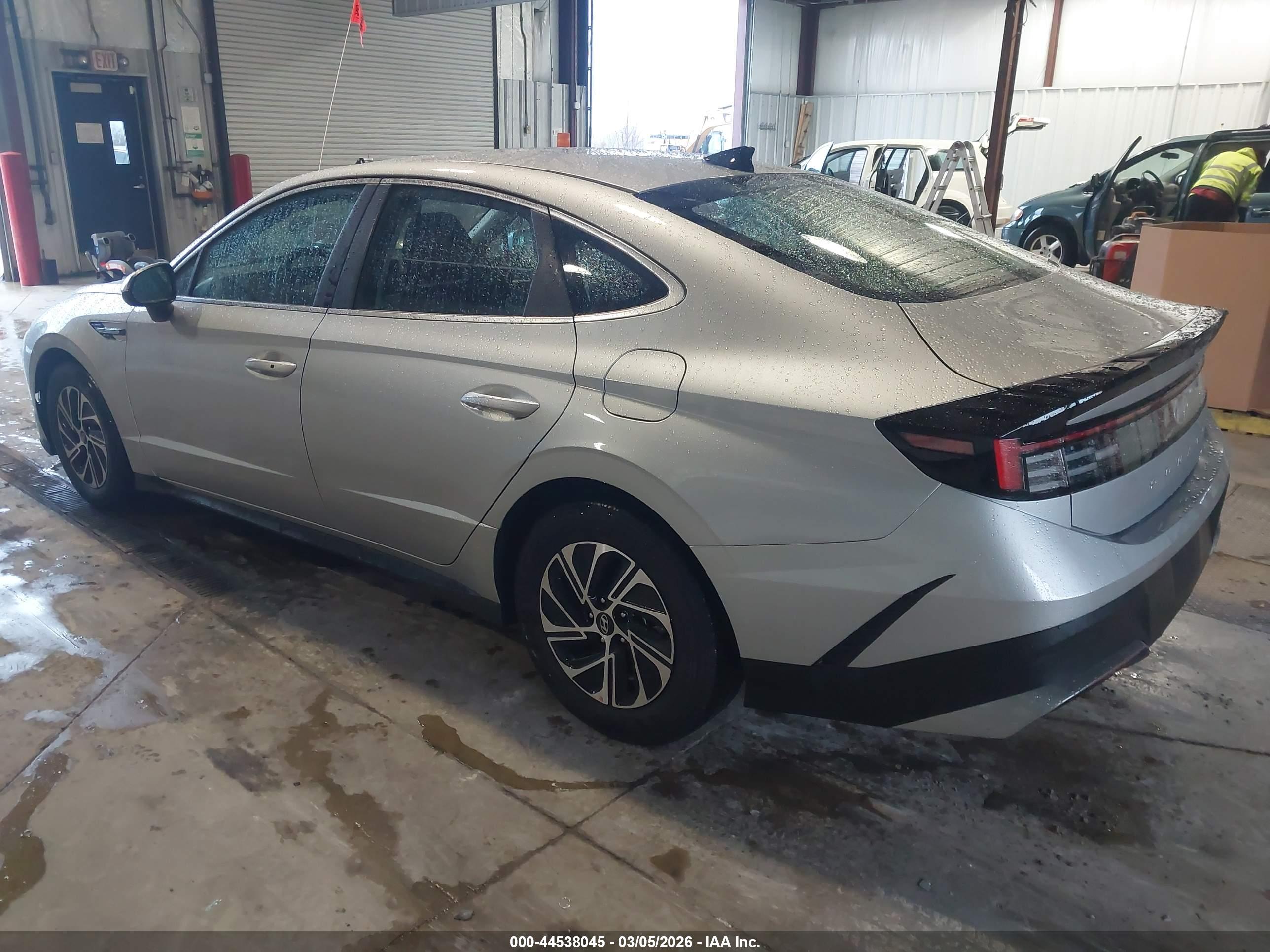 HYUNDAI SONATA image 3