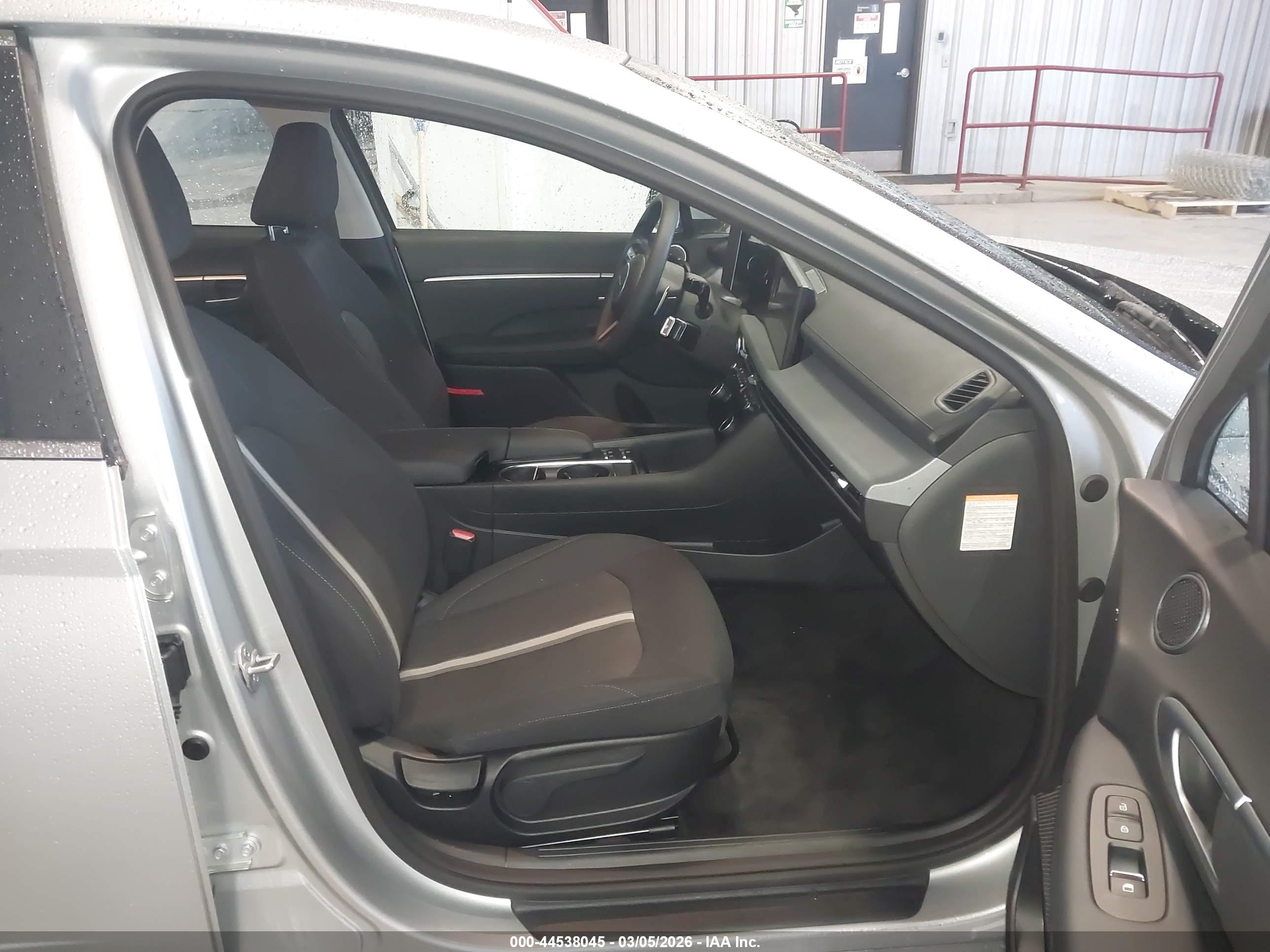 HYUNDAI SONATA image 5