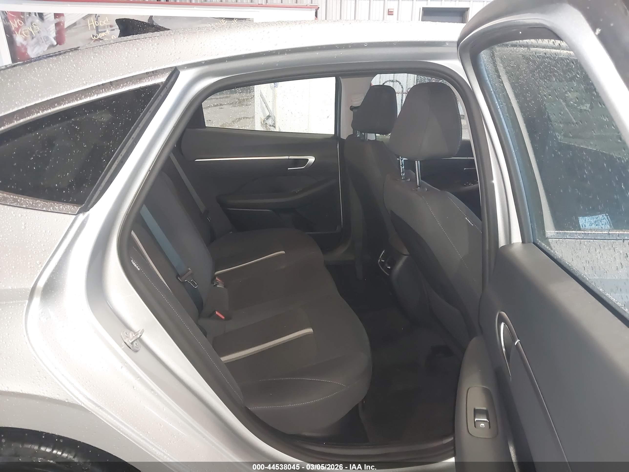 HYUNDAI SONATA image 8