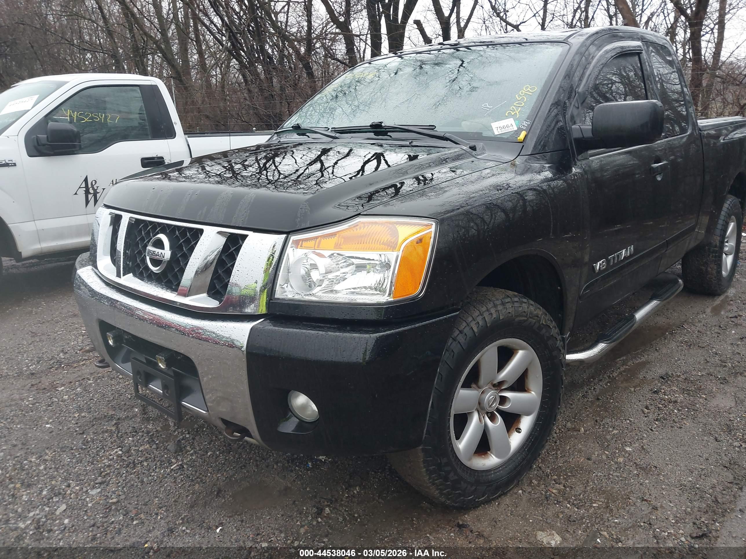 NISSAN TITAN image 6