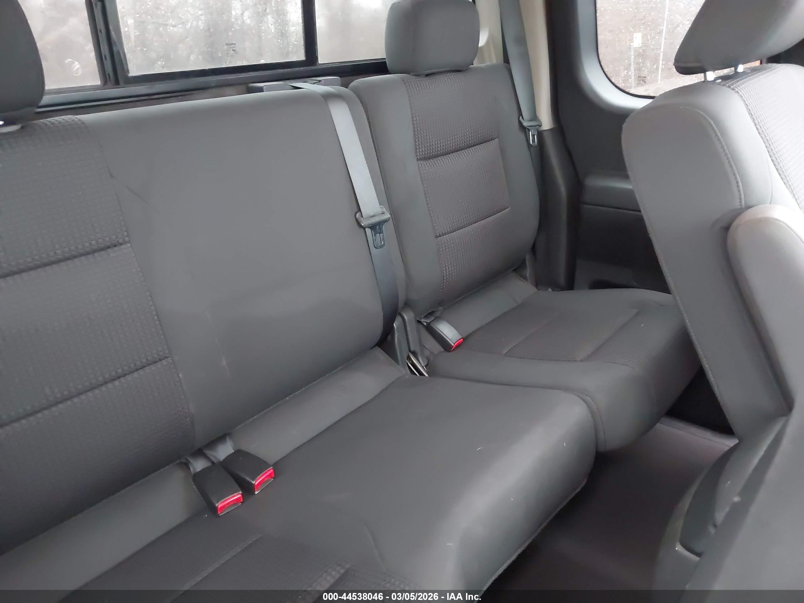 NISSAN TITAN image 8