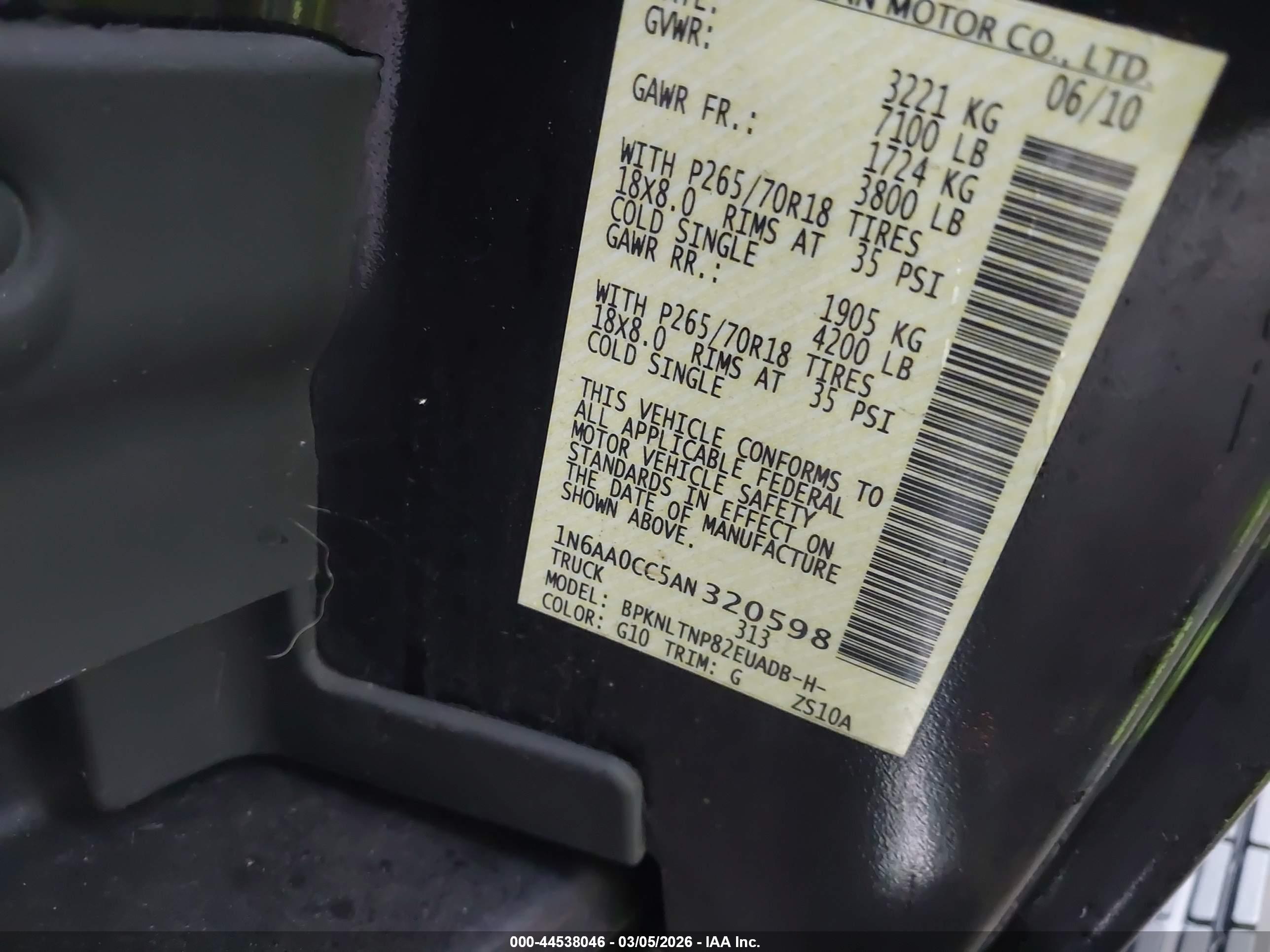 NISSAN TITAN image 9
