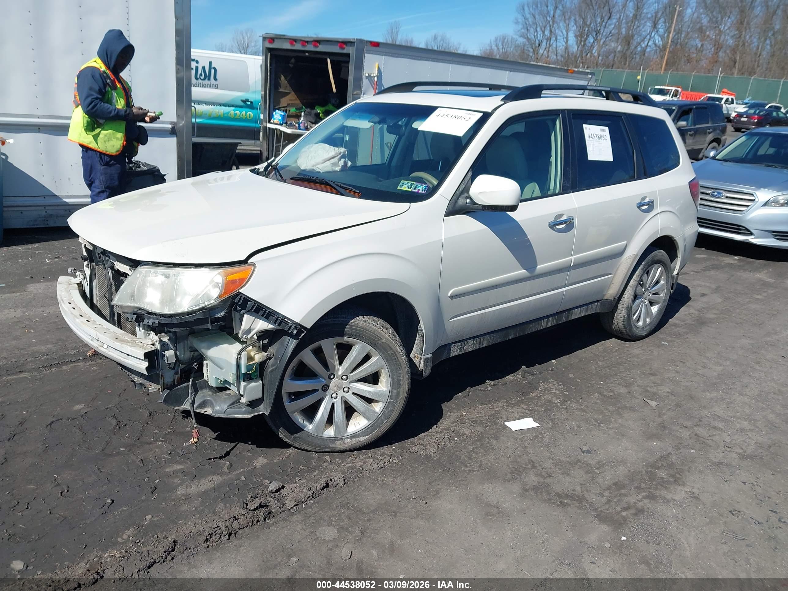 SUBARU FORESTER image 2