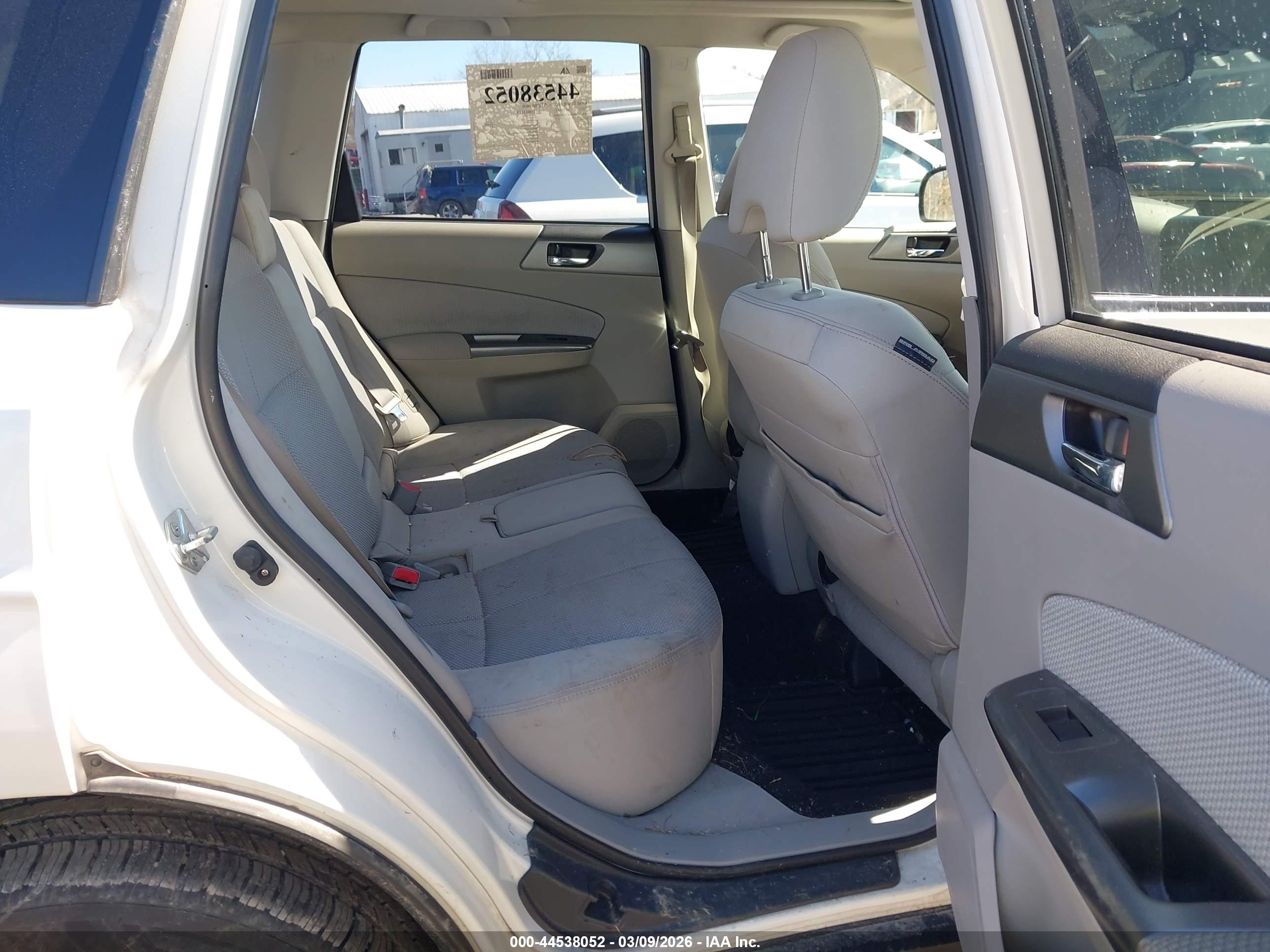 SUBARU FORESTER image 8