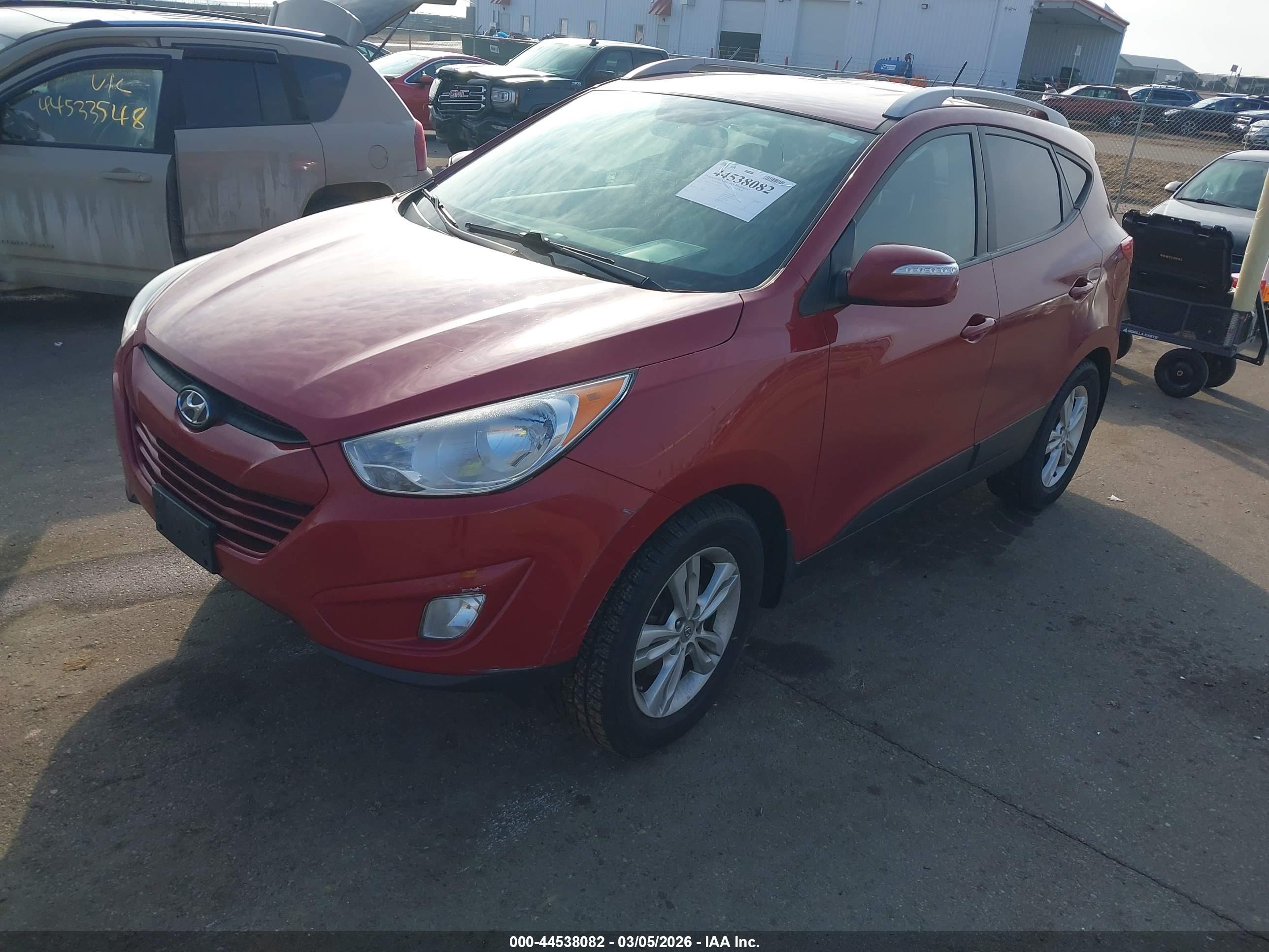 HYUNDAI TUCSON image 2