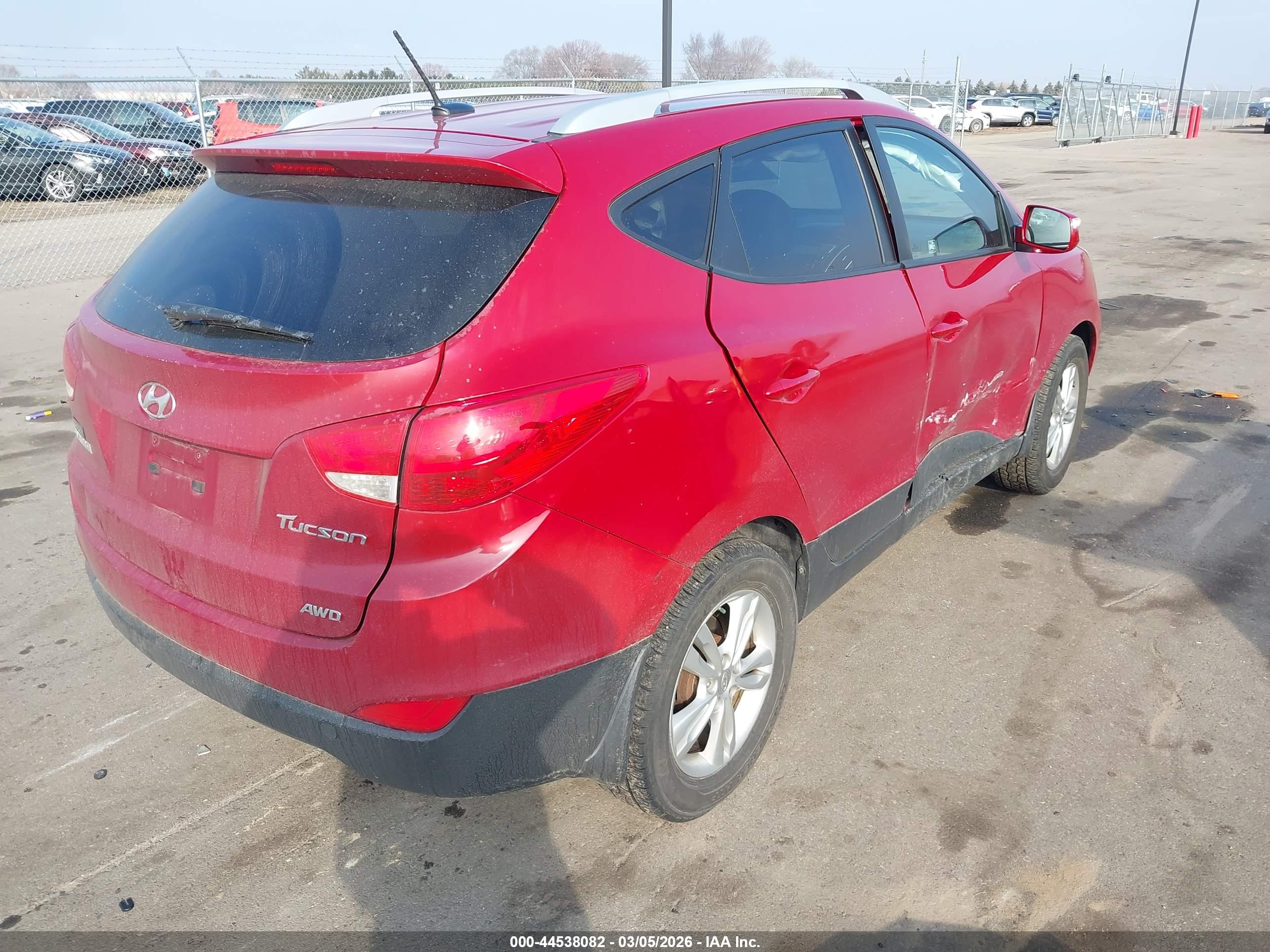 HYUNDAI TUCSON image 4