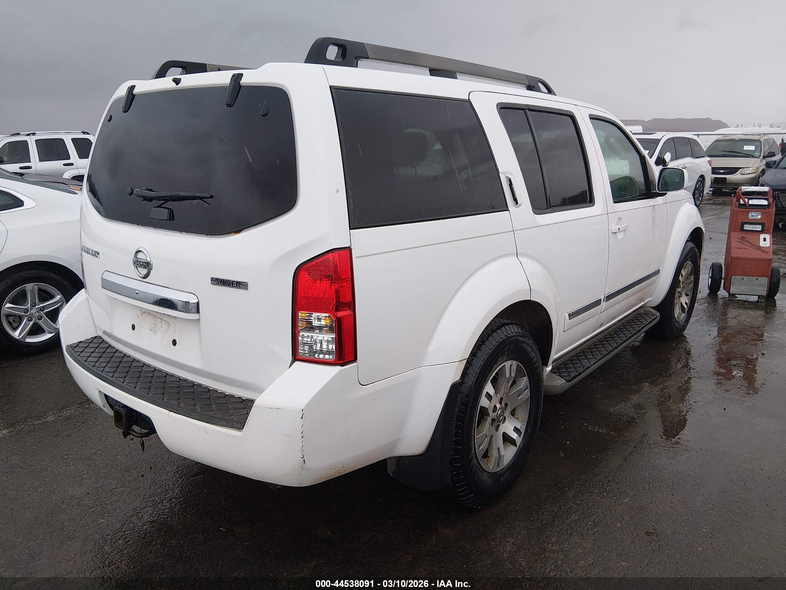 NISSAN PATHFINDER image 4