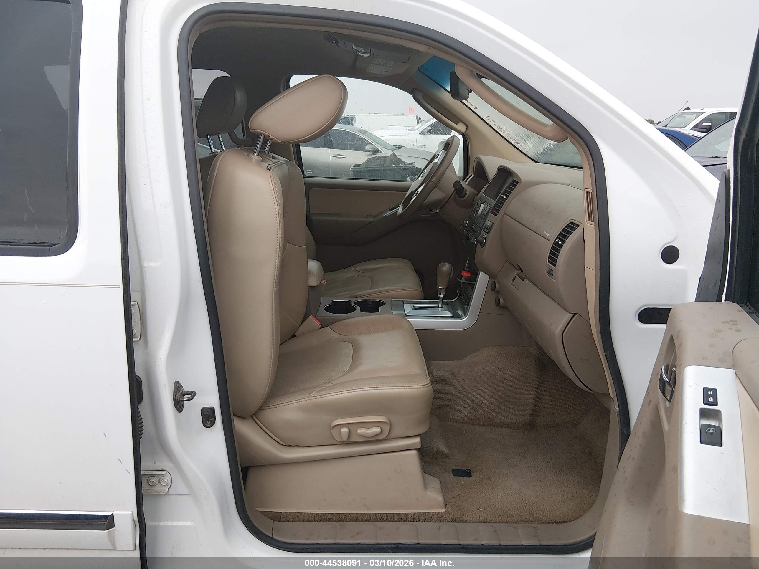 NISSAN PATHFINDER image 5
