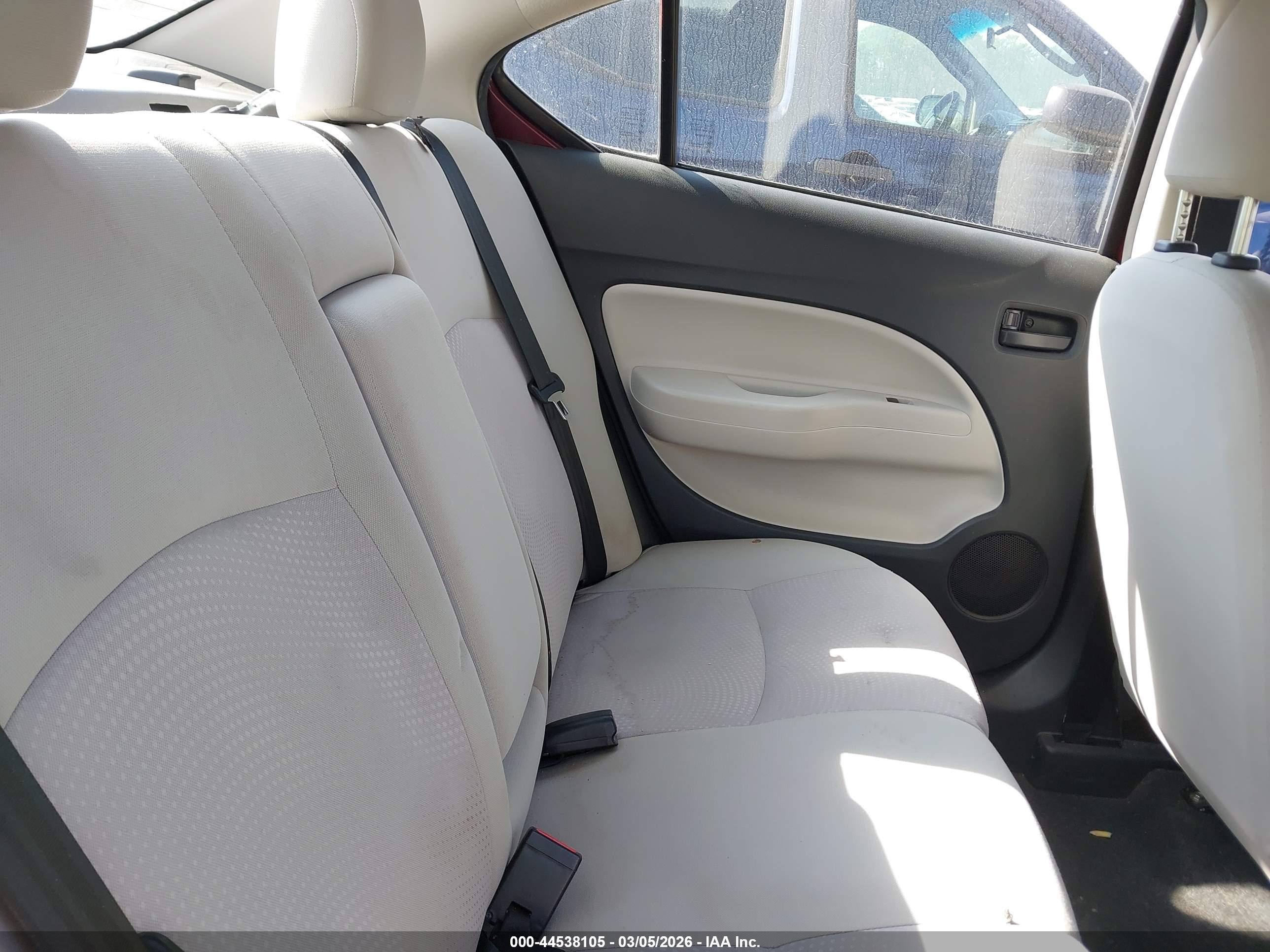 MITSUBISHI MIRAGE image 8