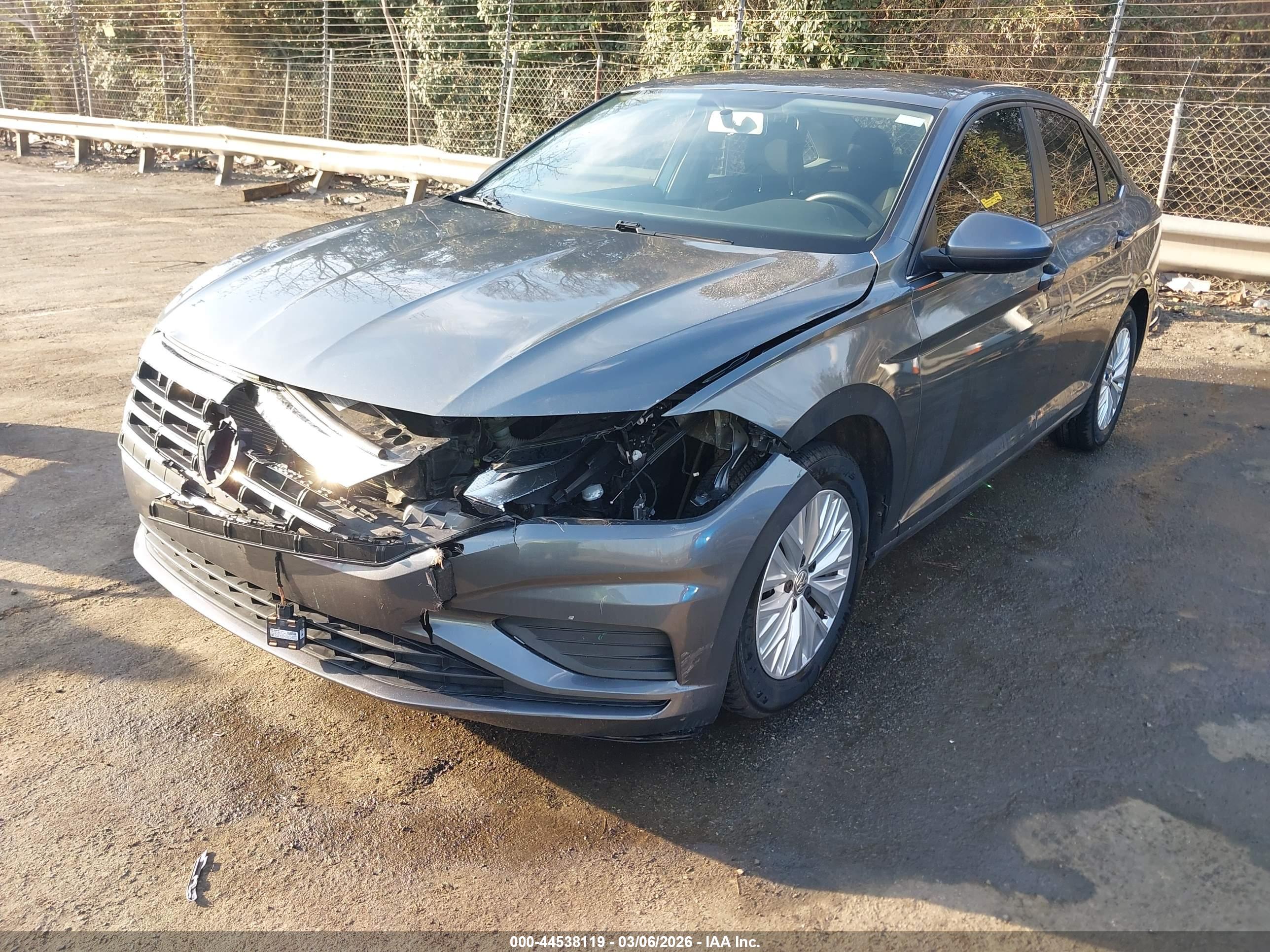 VOLKSWAGEN JETTA image 2