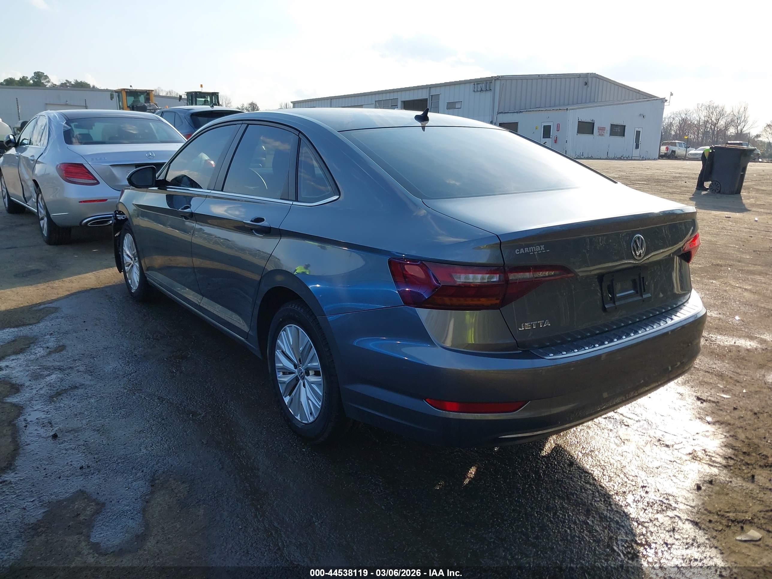 VOLKSWAGEN JETTA image 3