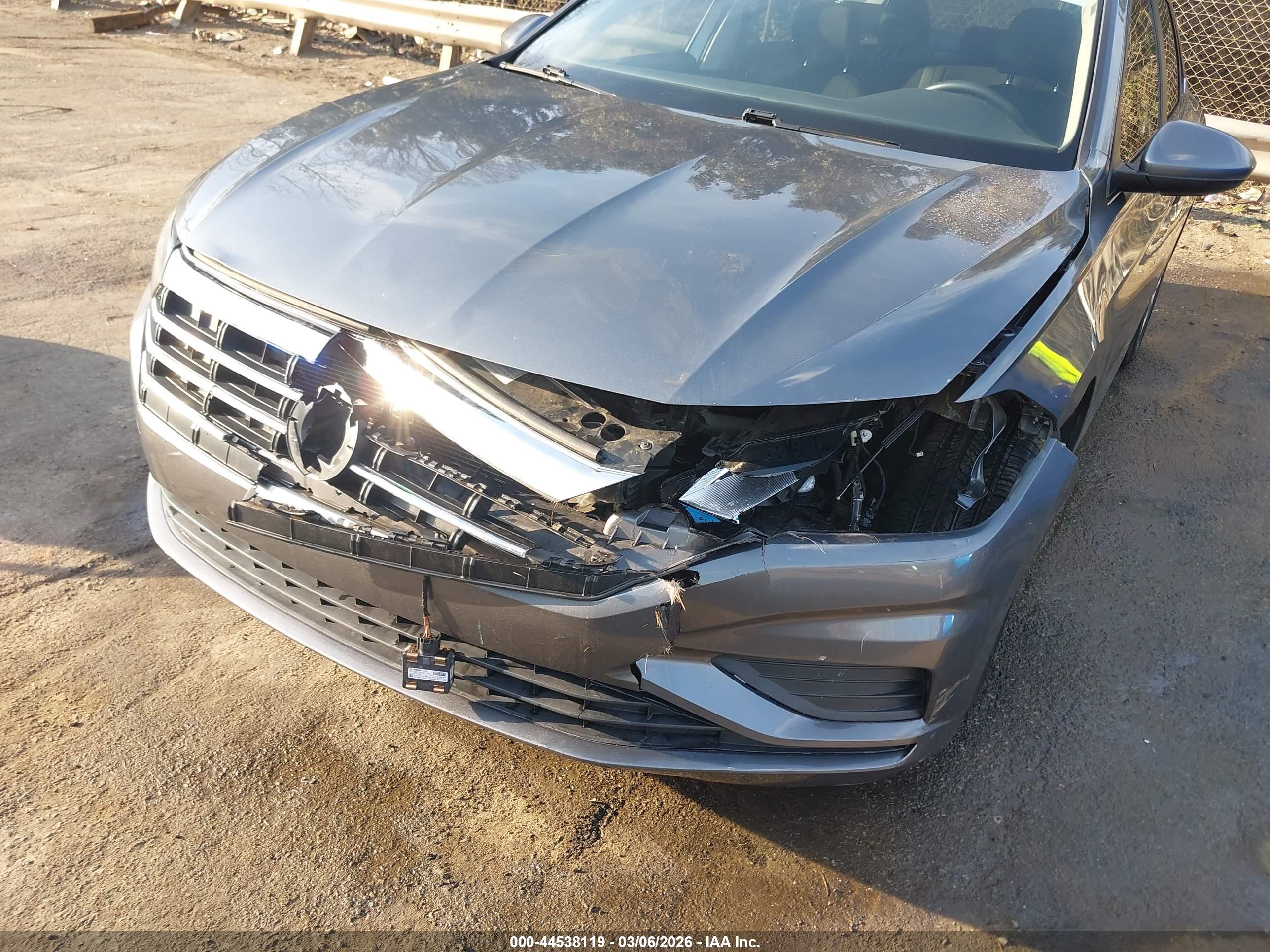 VOLKSWAGEN JETTA image 6