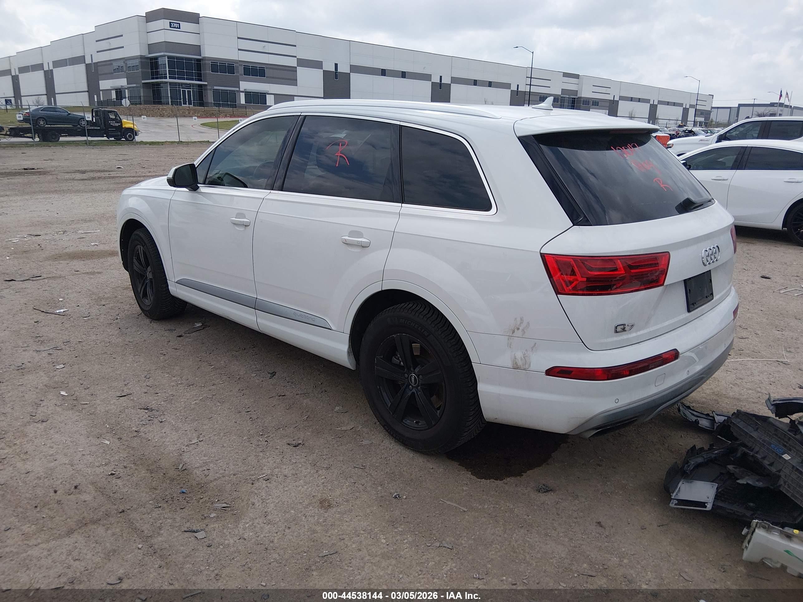 AUDI Q7 image 3
