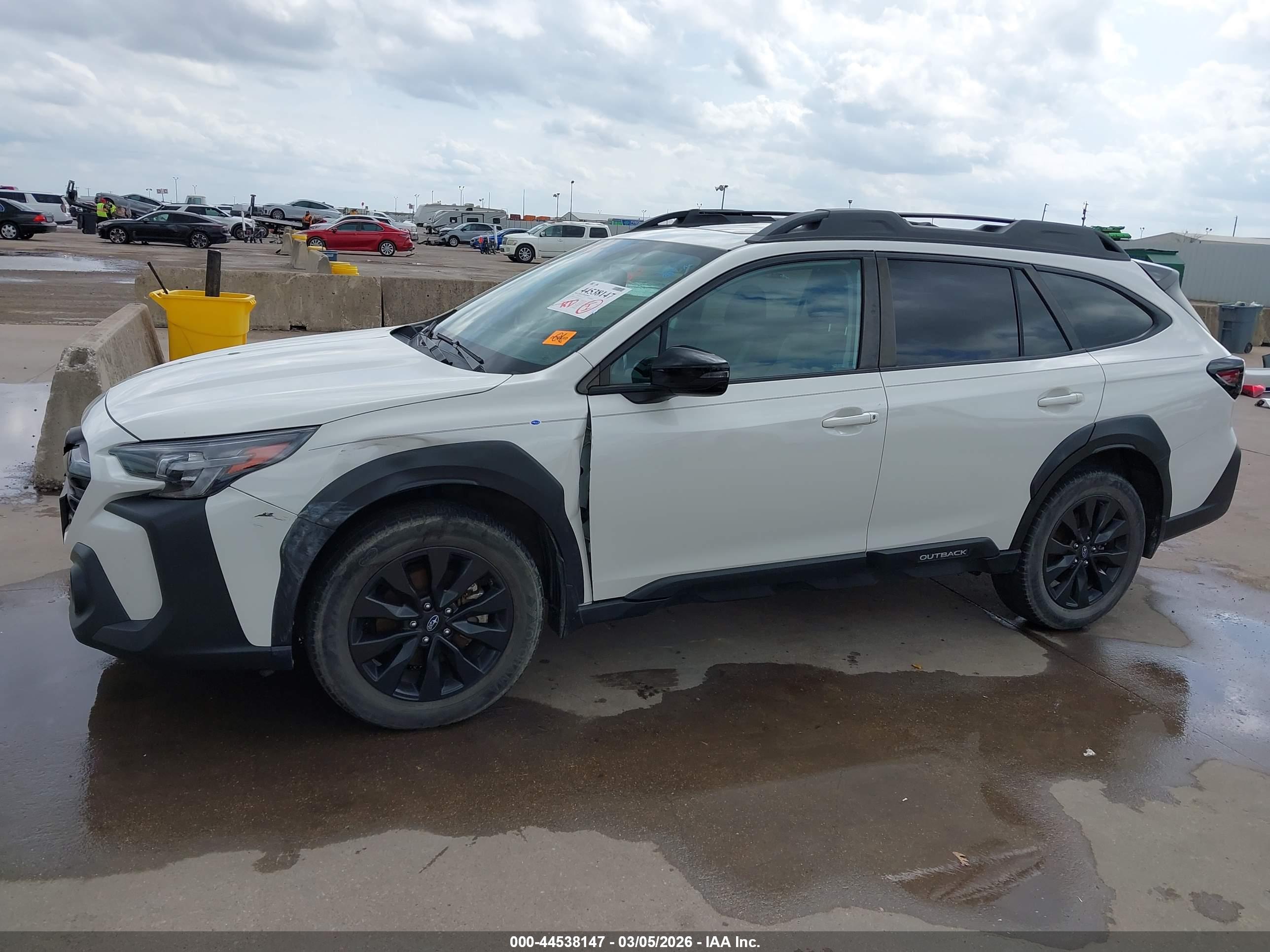 SUBARU OUTBACK image 6