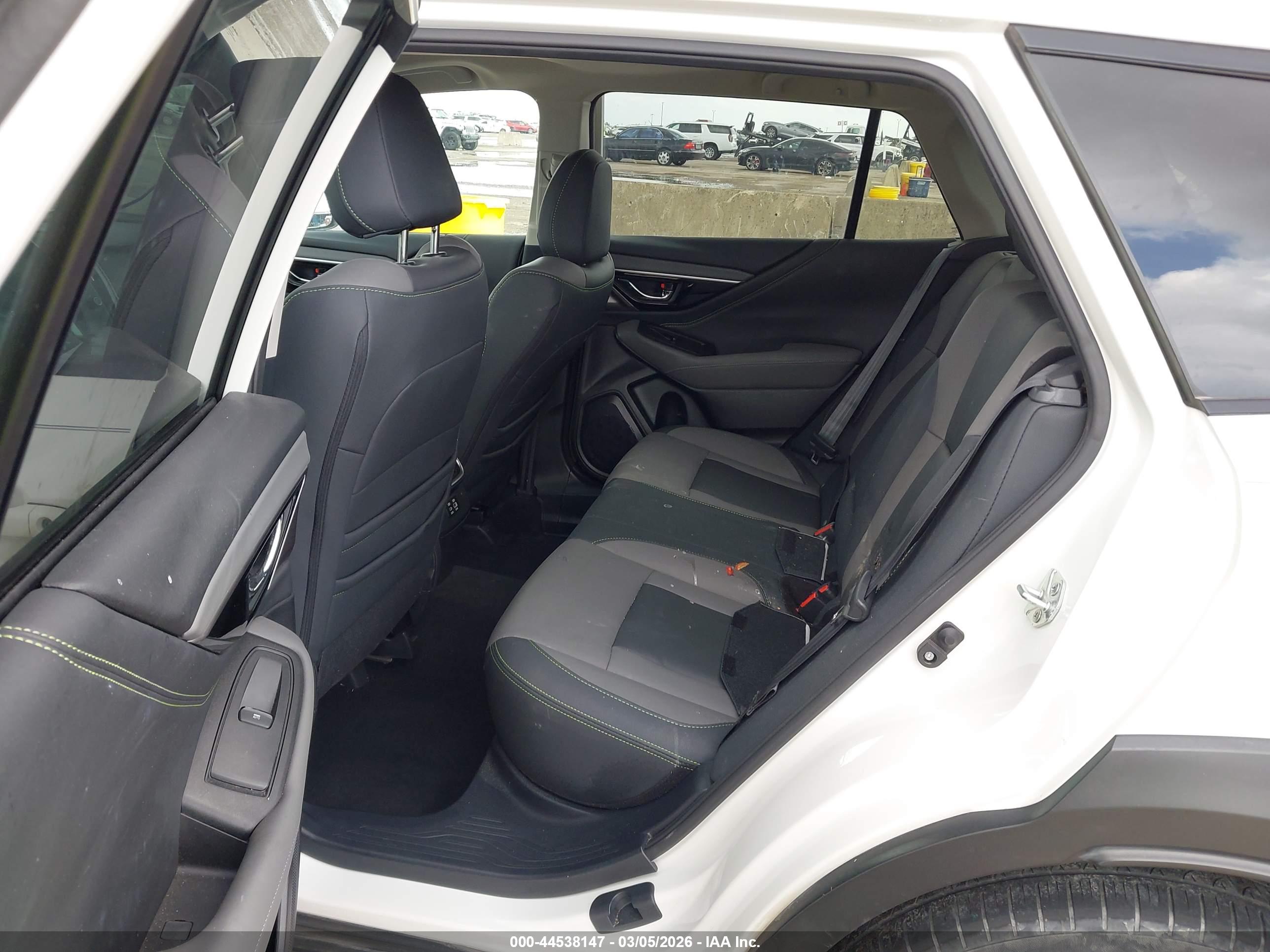 SUBARU OUTBACK image 8