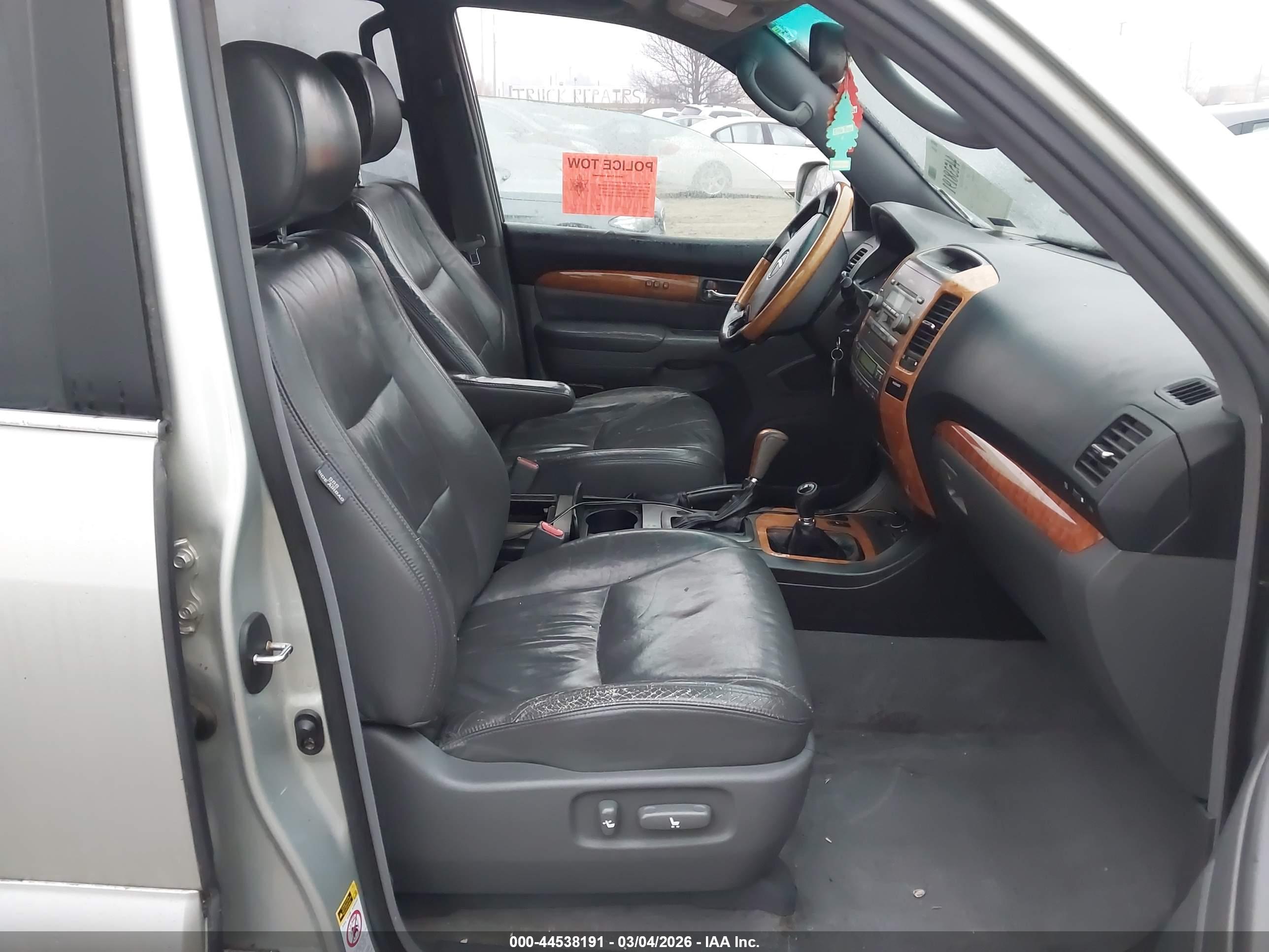 LEXUS GX image 5