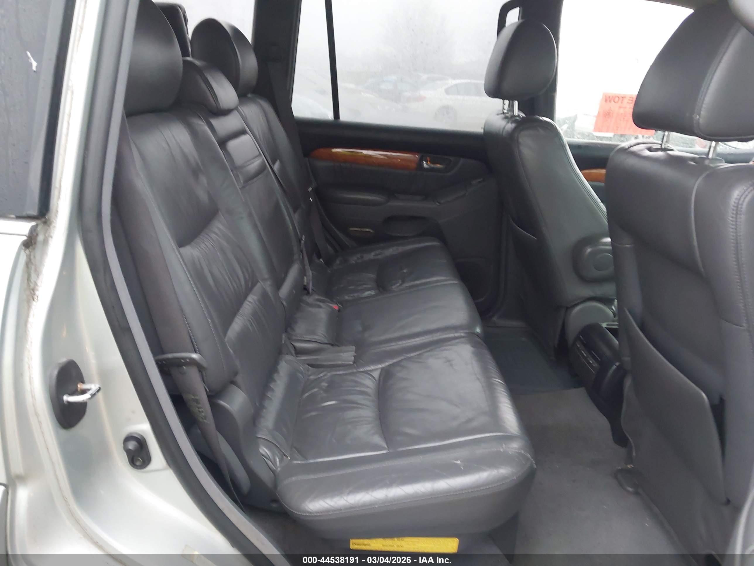 LEXUS GX image 8