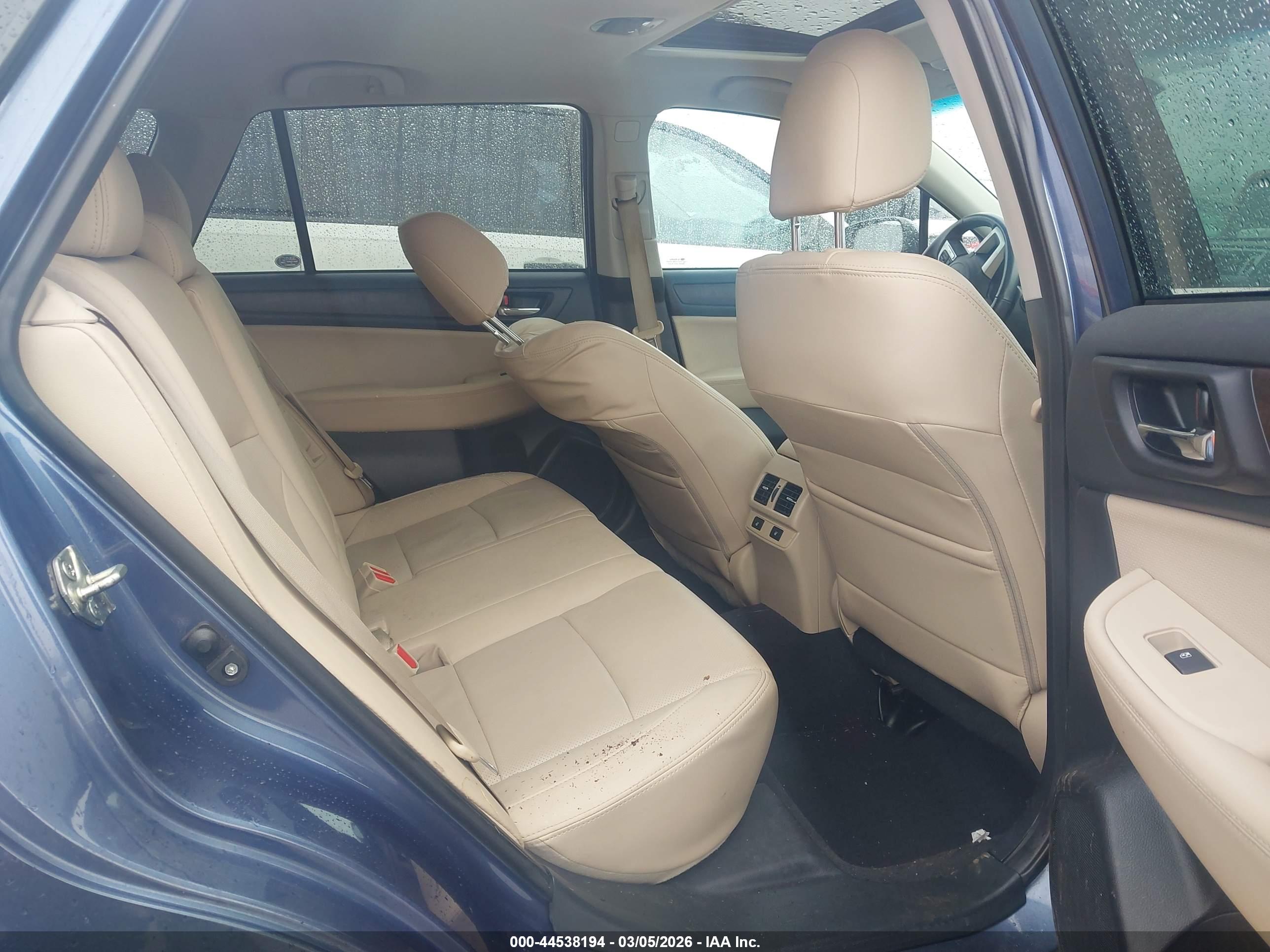 SUBARU OUTBACK image 8