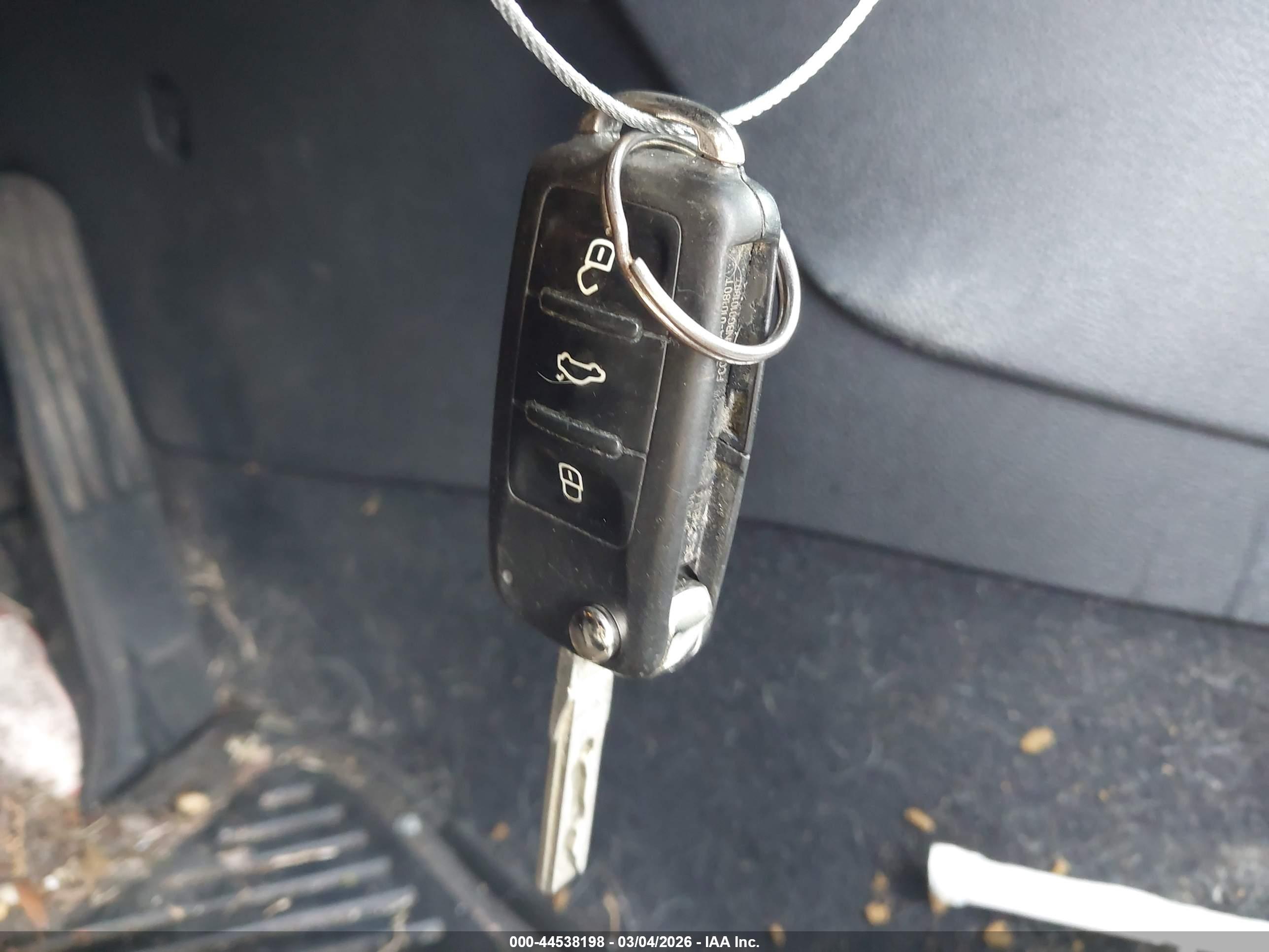 VOLKSWAGEN GOLF image 11
