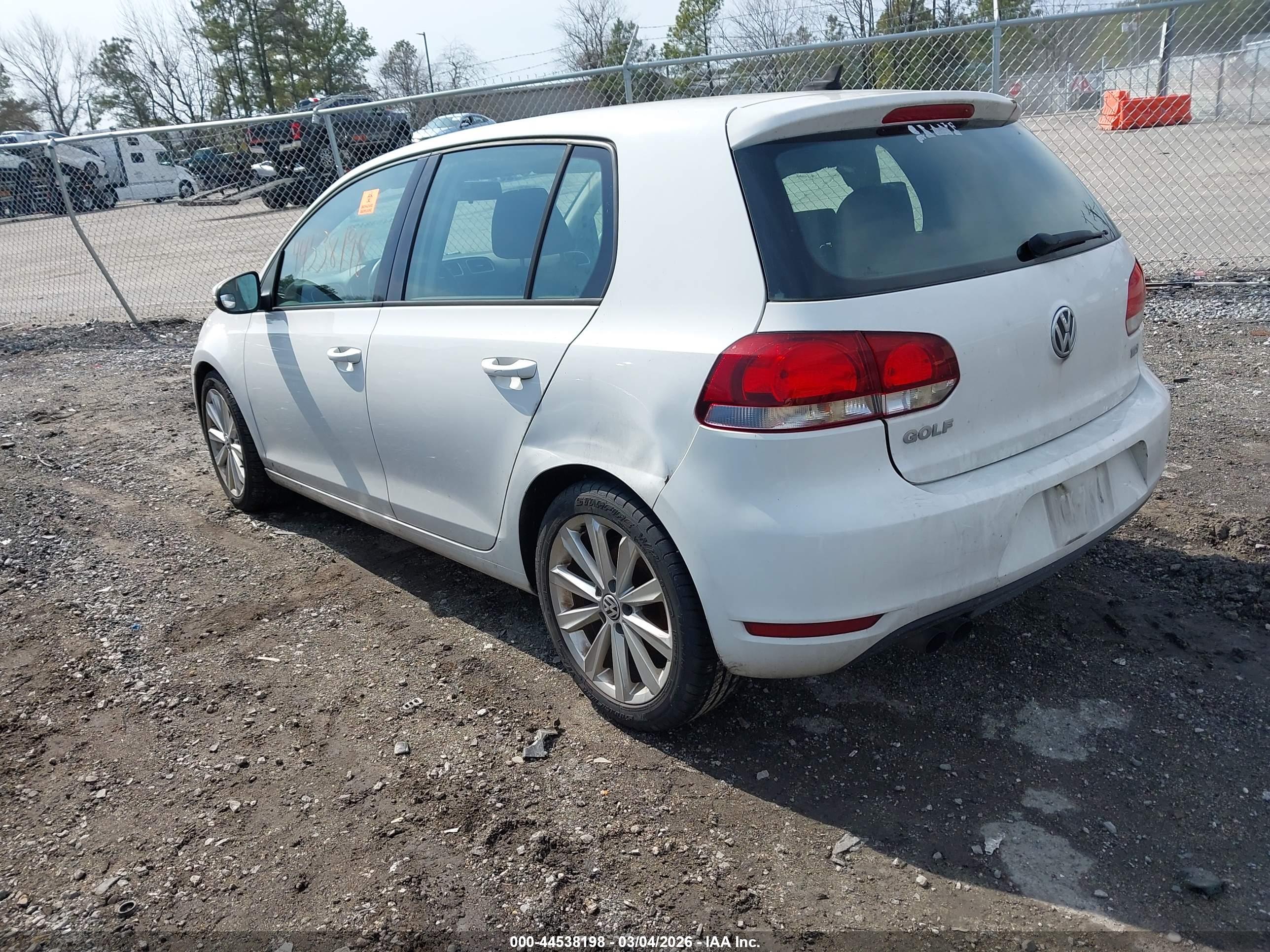 VOLKSWAGEN GOLF image 3