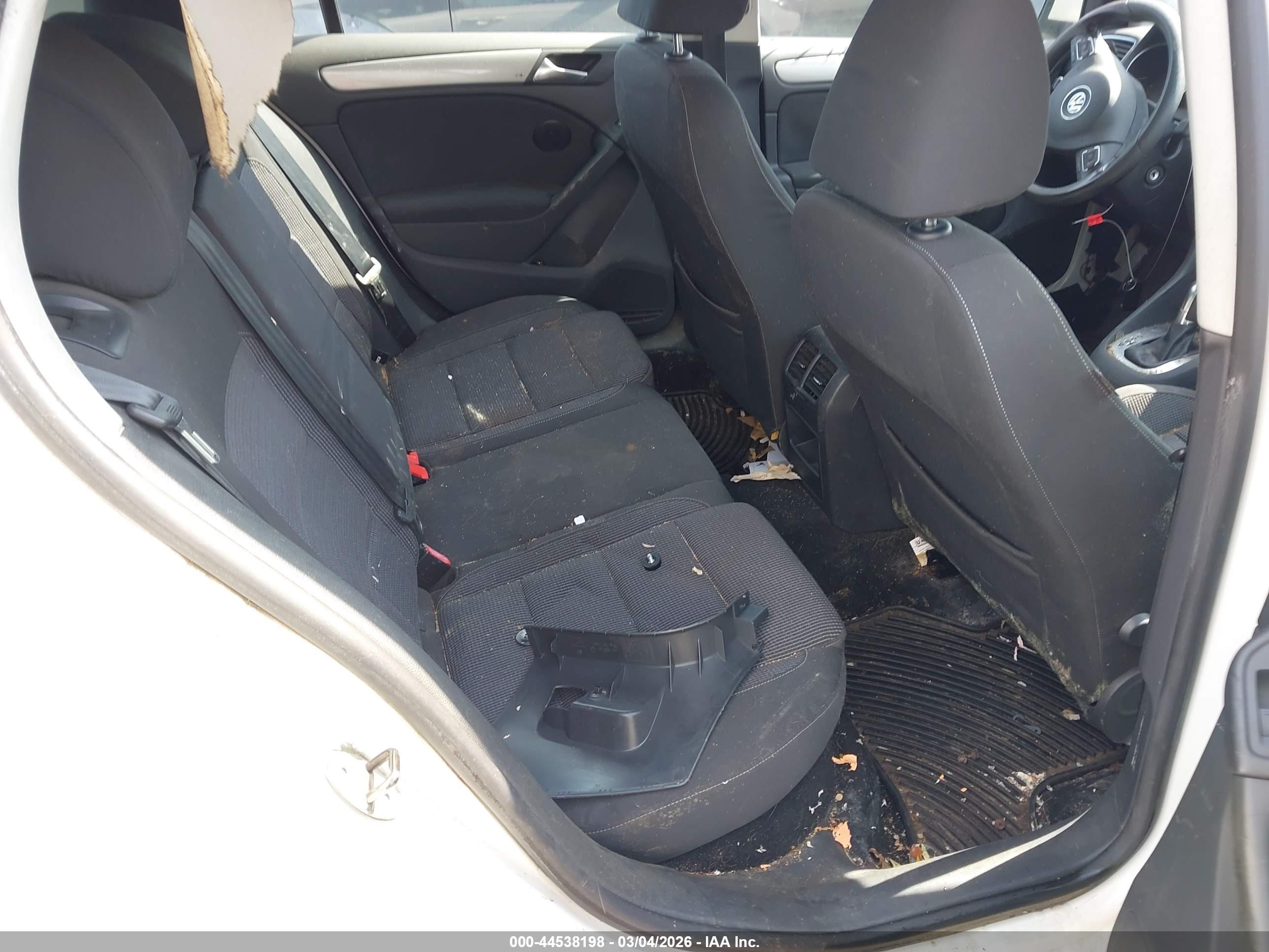 VOLKSWAGEN GOLF image 8