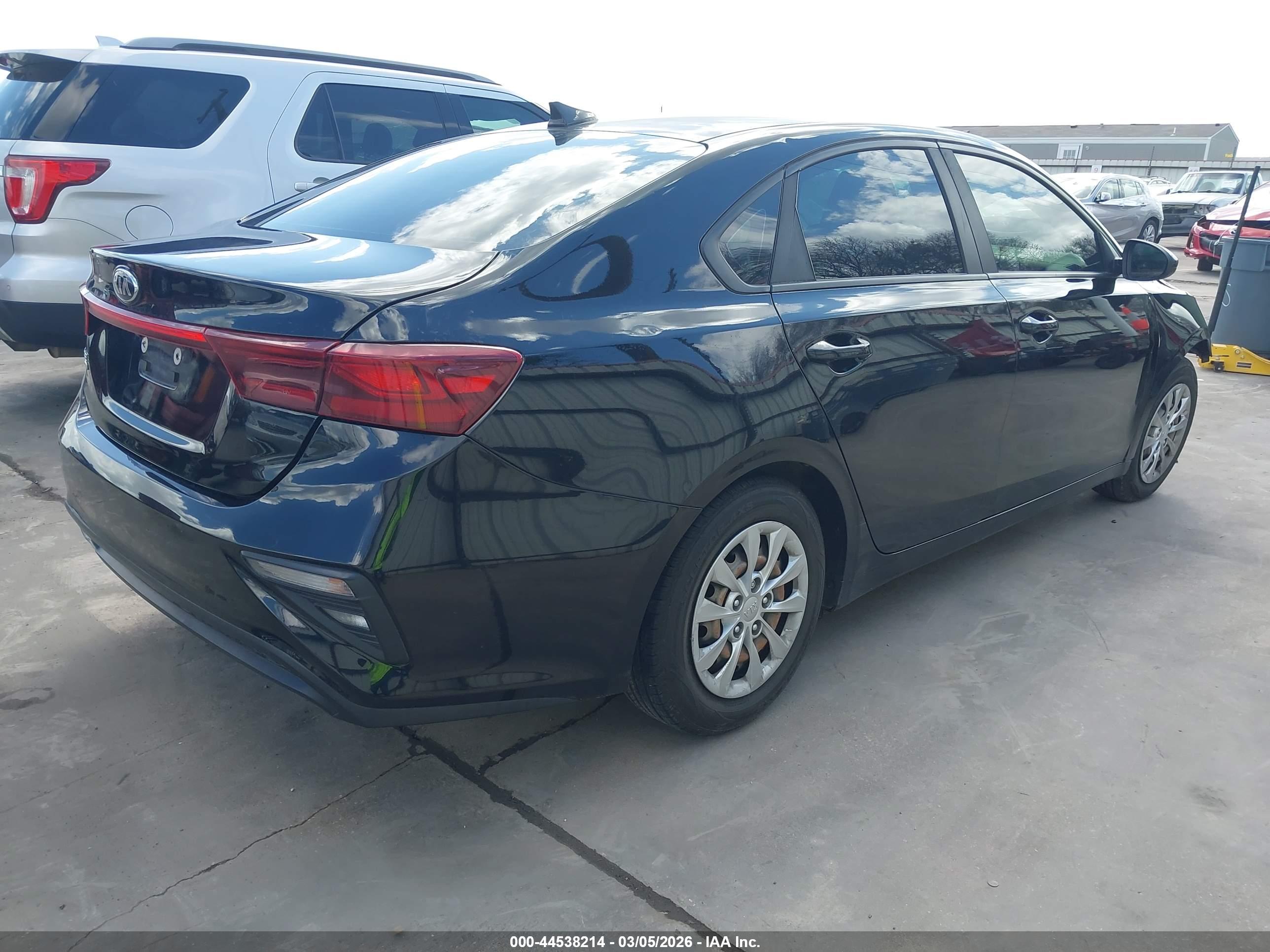 KIA FORTE image 4