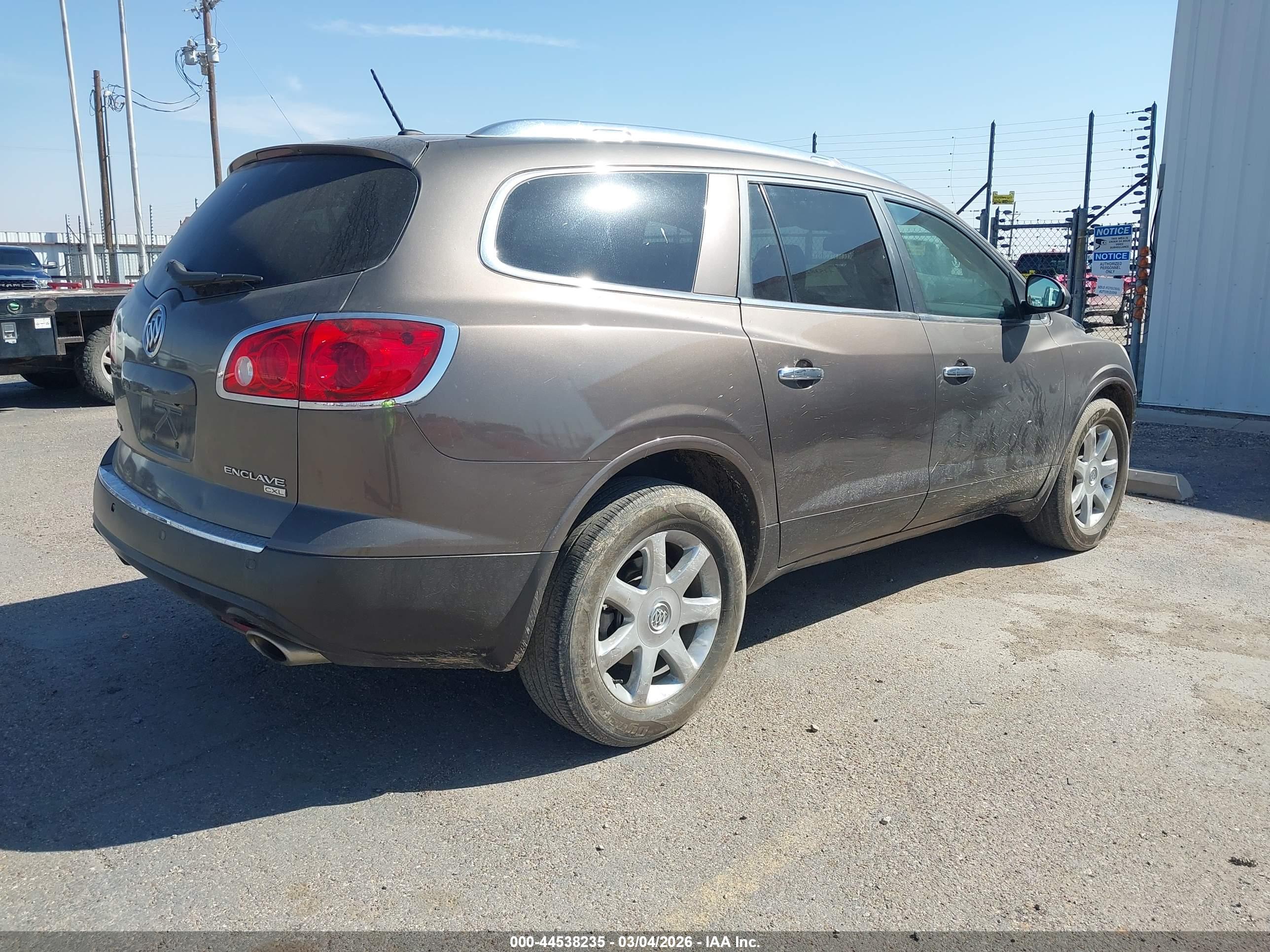 BUICK ENCLAVE image 4