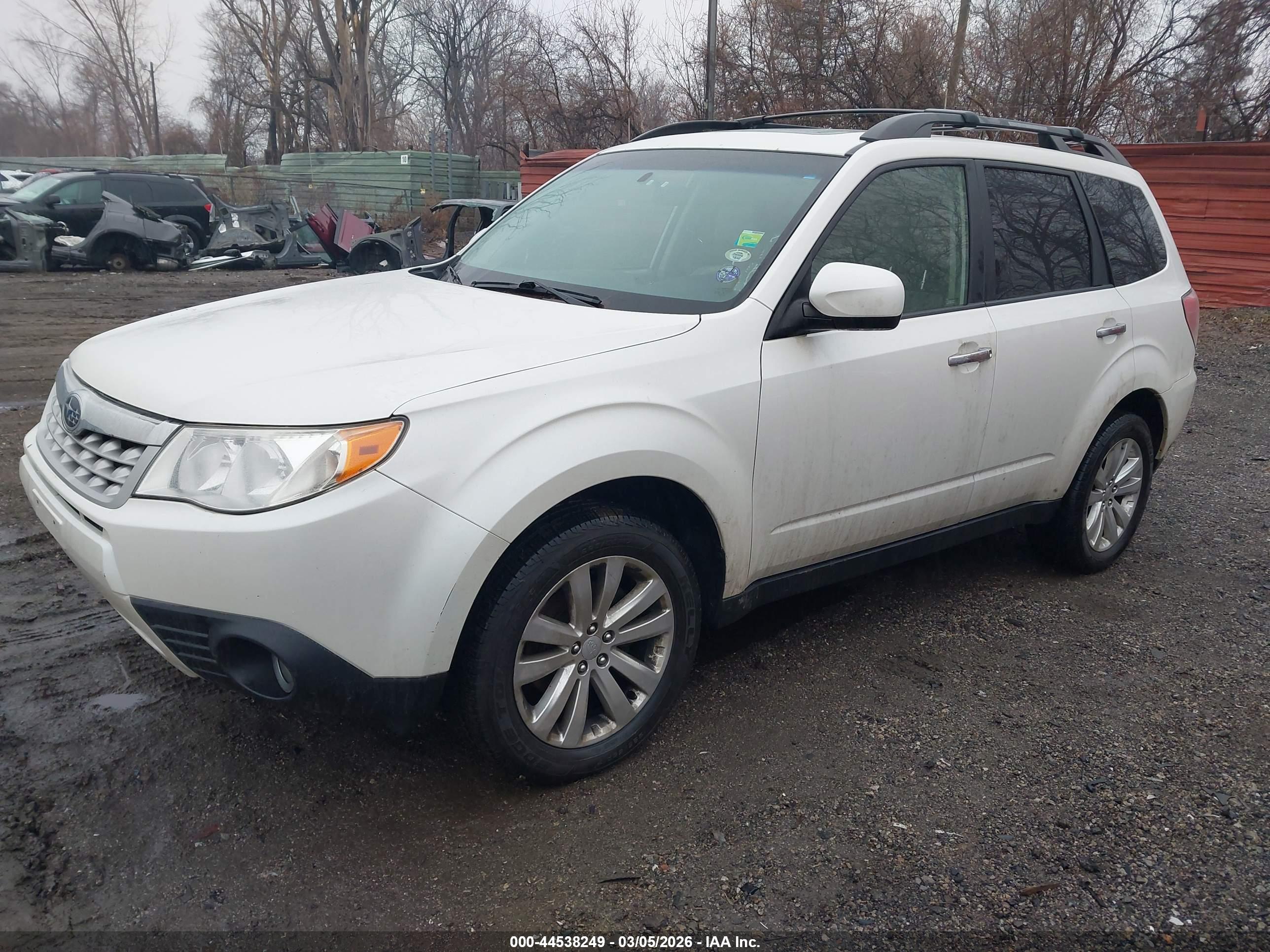 SUBARU FORESTER image 2