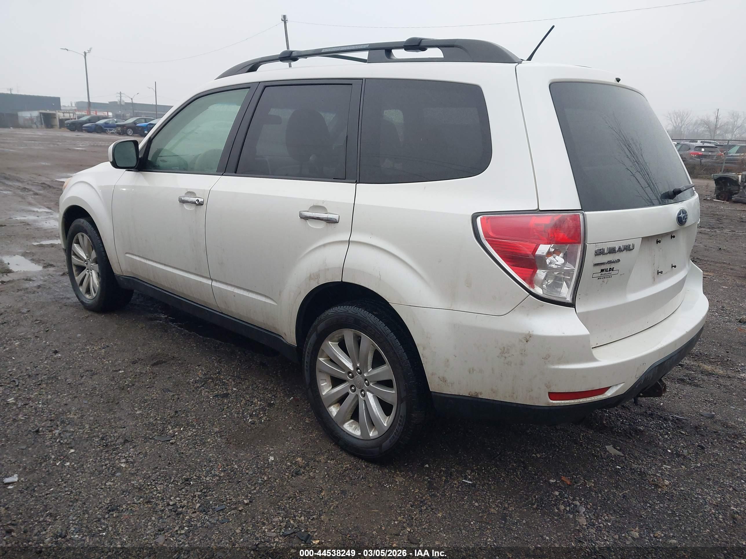 SUBARU FORESTER image 3