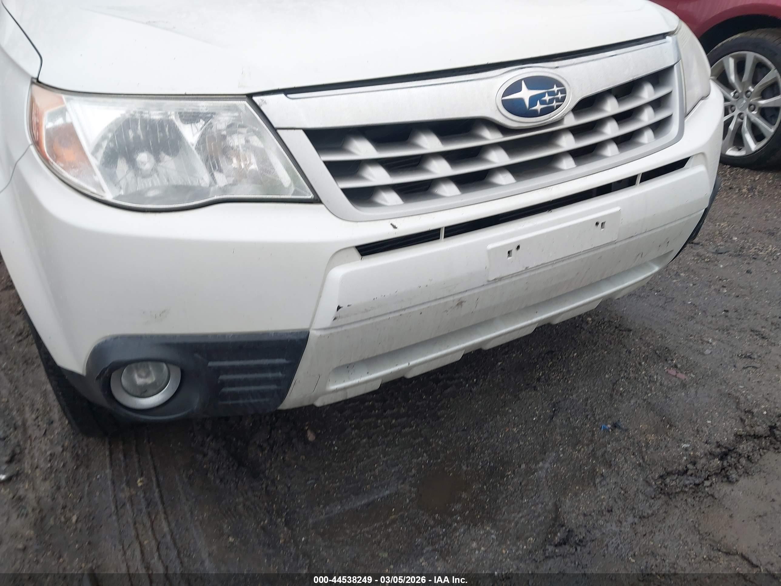 SUBARU FORESTER image 6