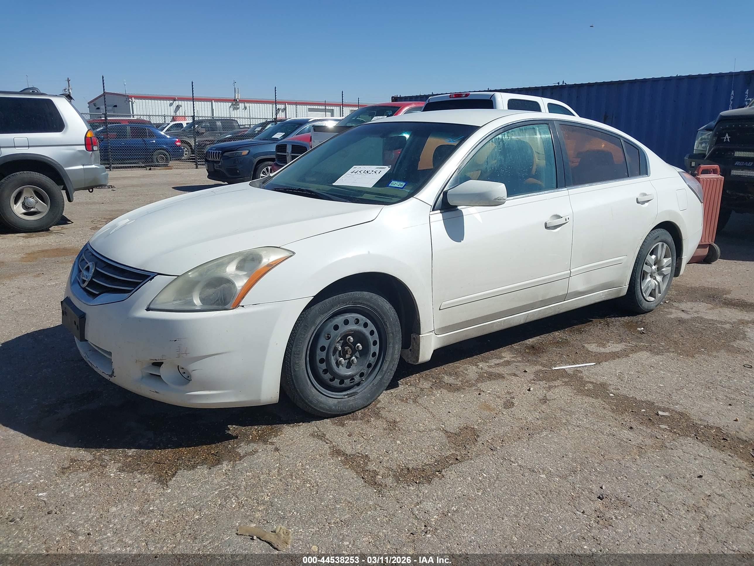 NISSAN ALTIMA image 2