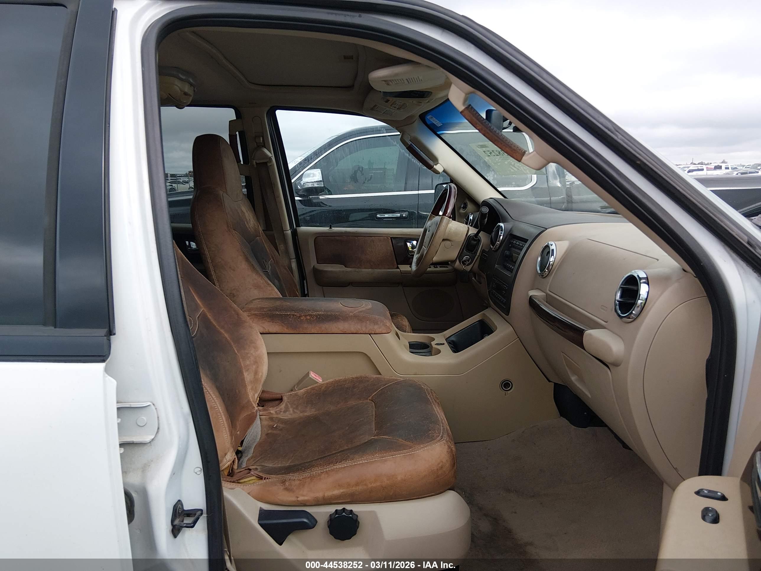 FORD EXPEDITION image 5