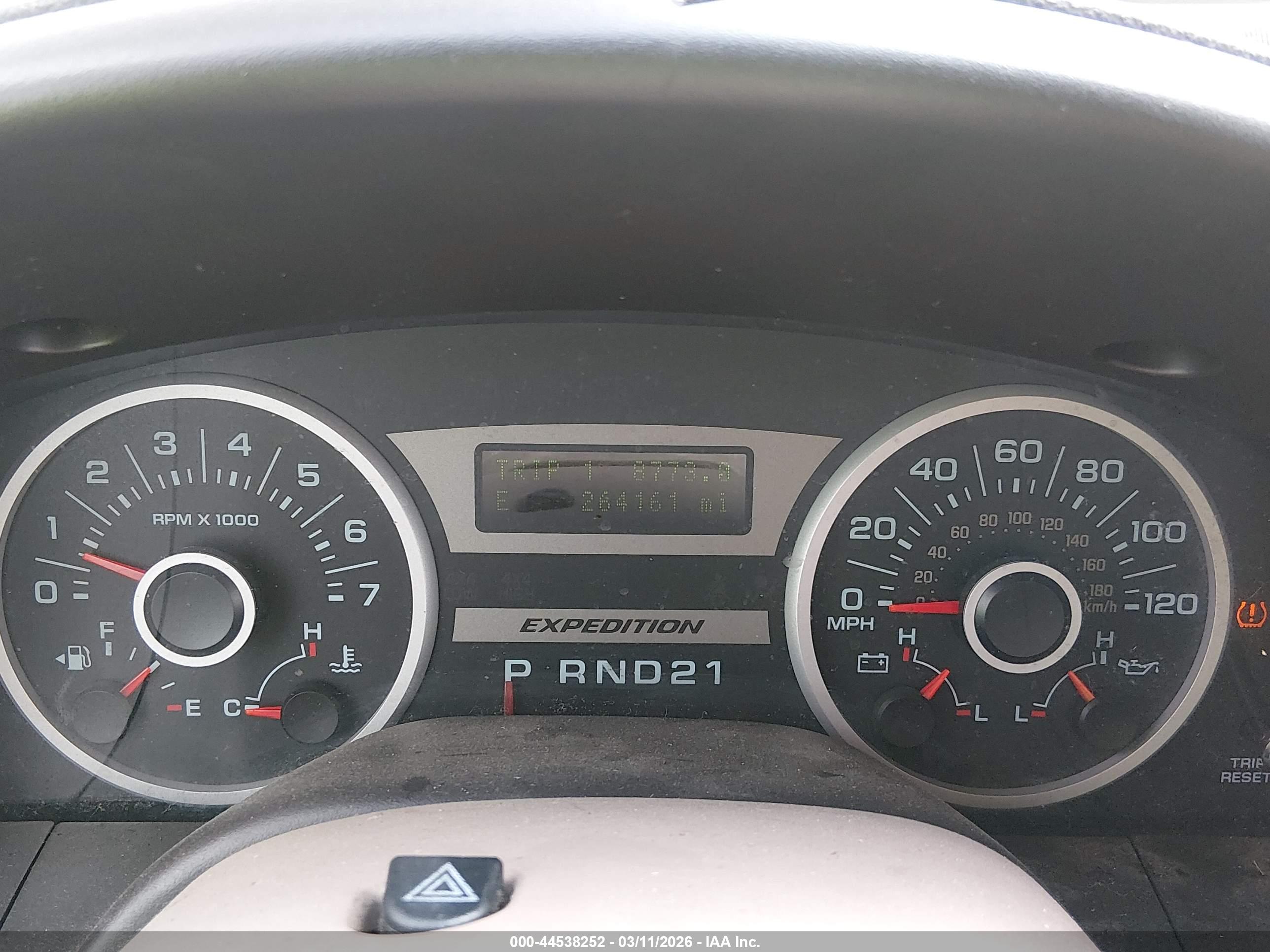 FORD EXPEDITION image 7