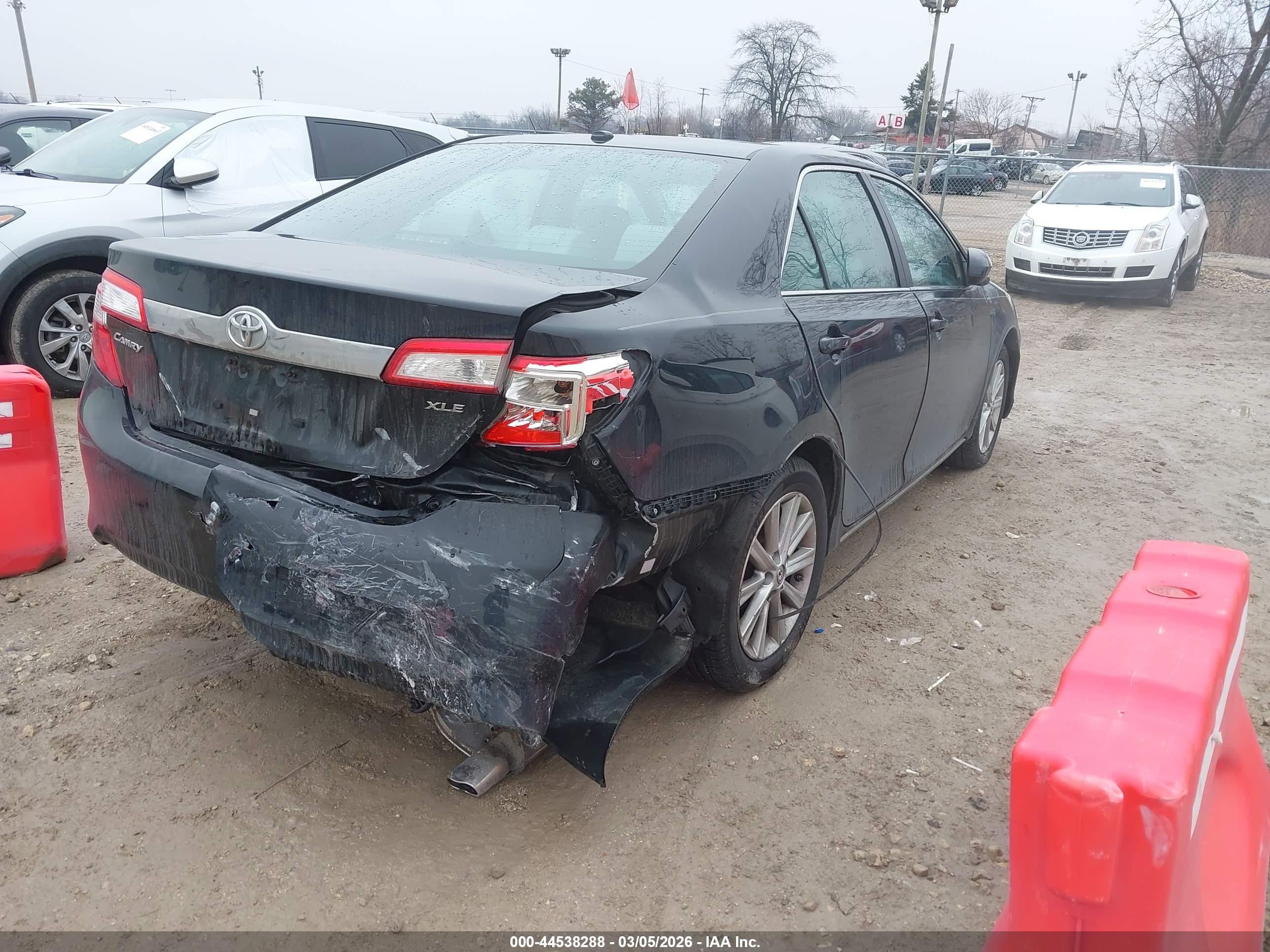 TOYOTA CAMRY image 4