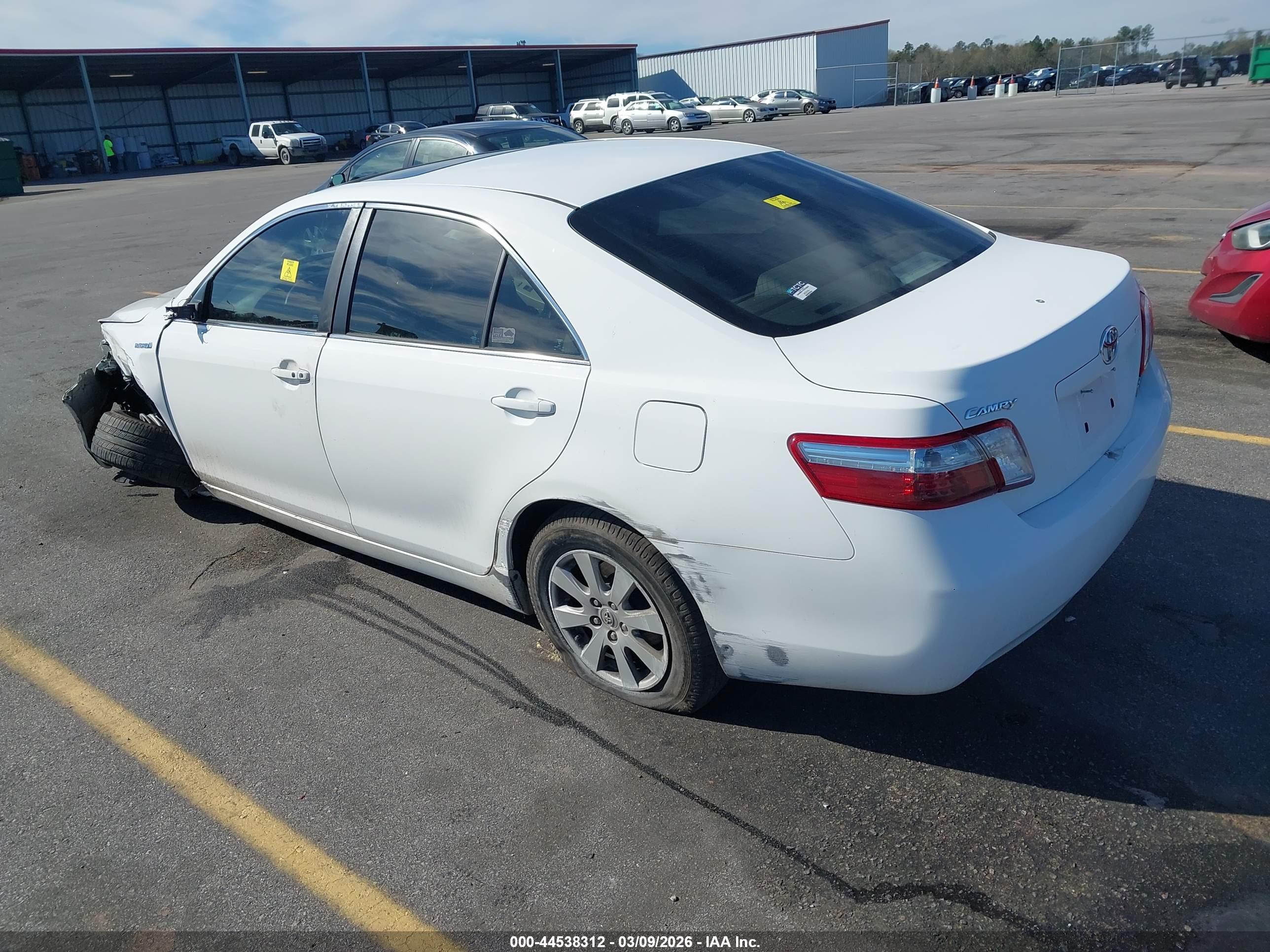 TOYOTA CAMRY image 3
