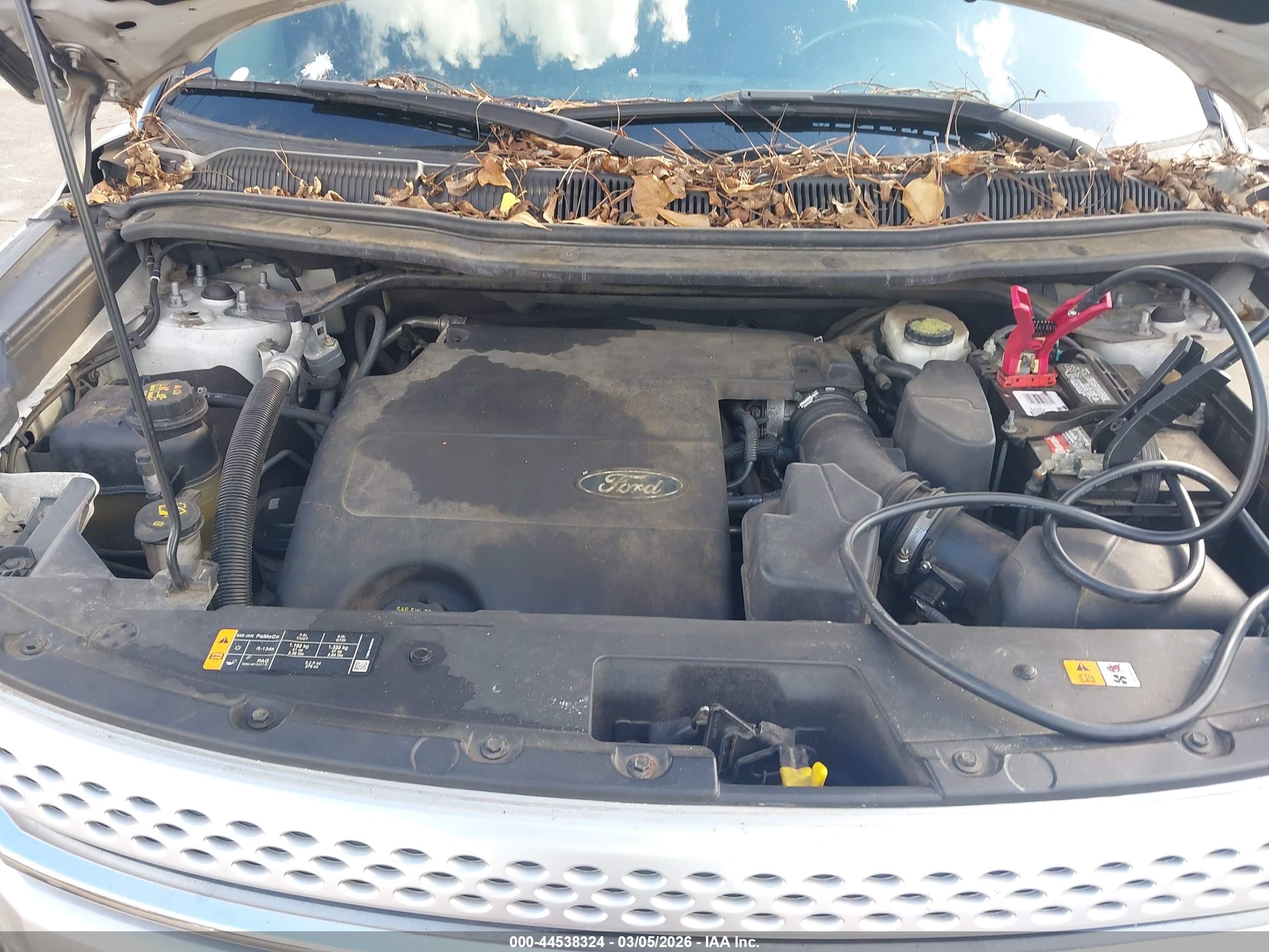 FORD EXPLORER image 10