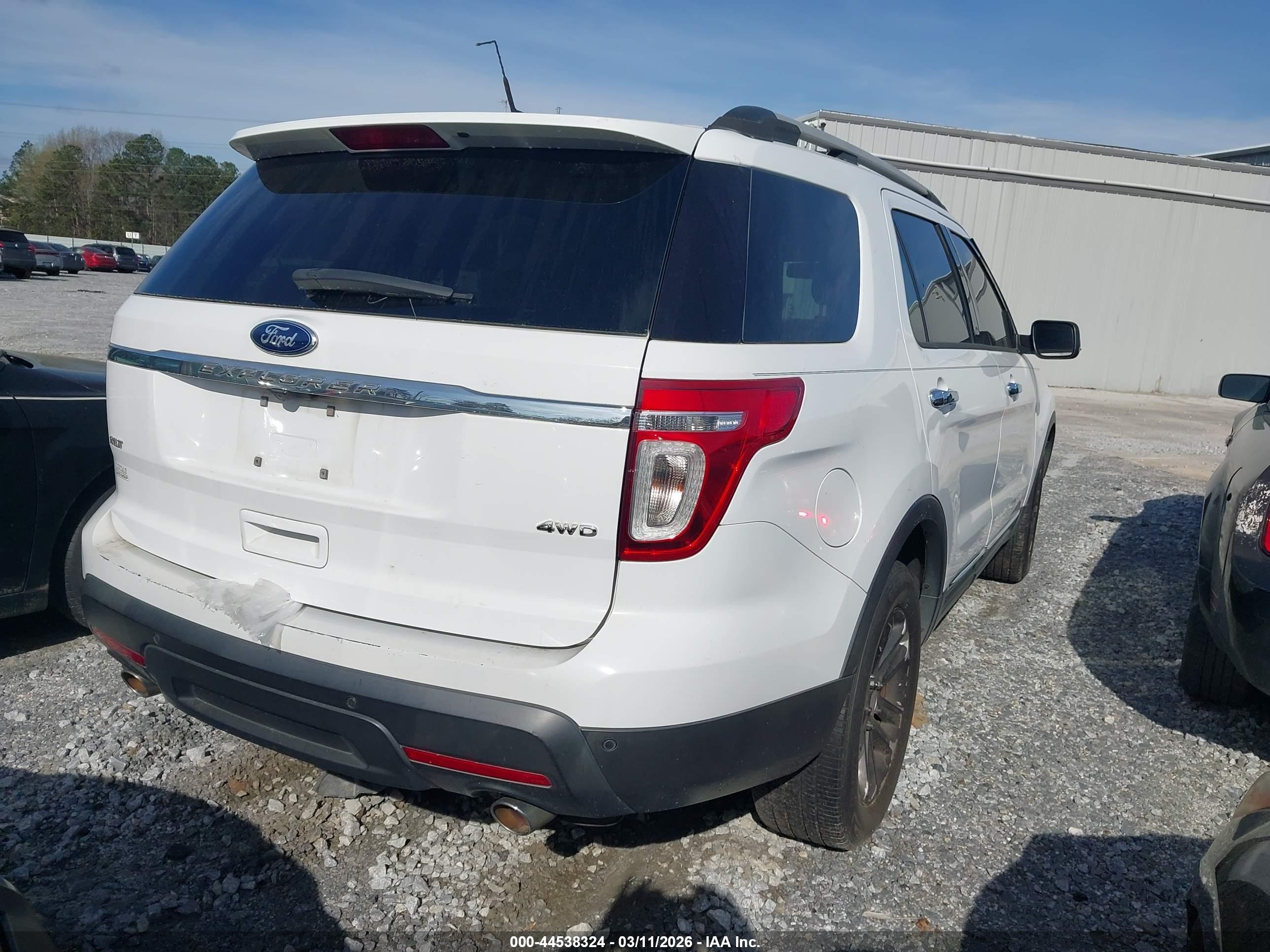 FORD EXPLORER image 4