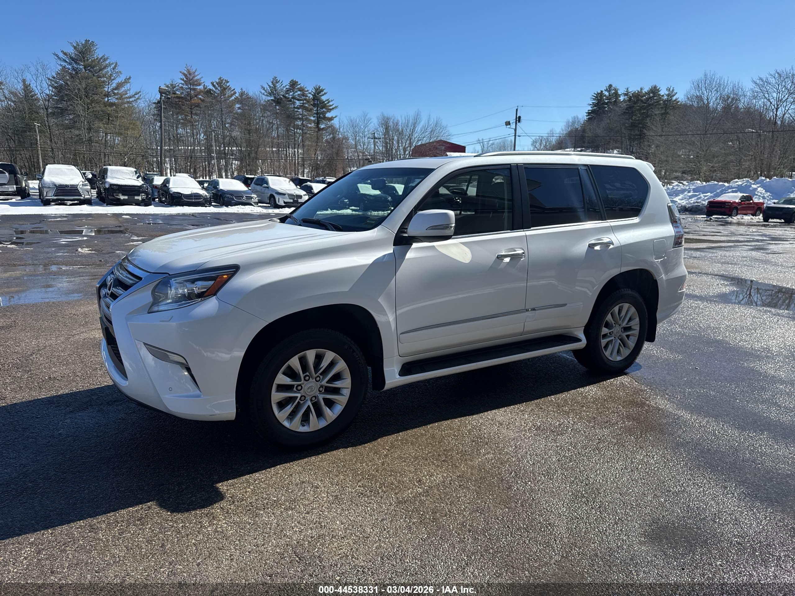 LEXUS GX image 2