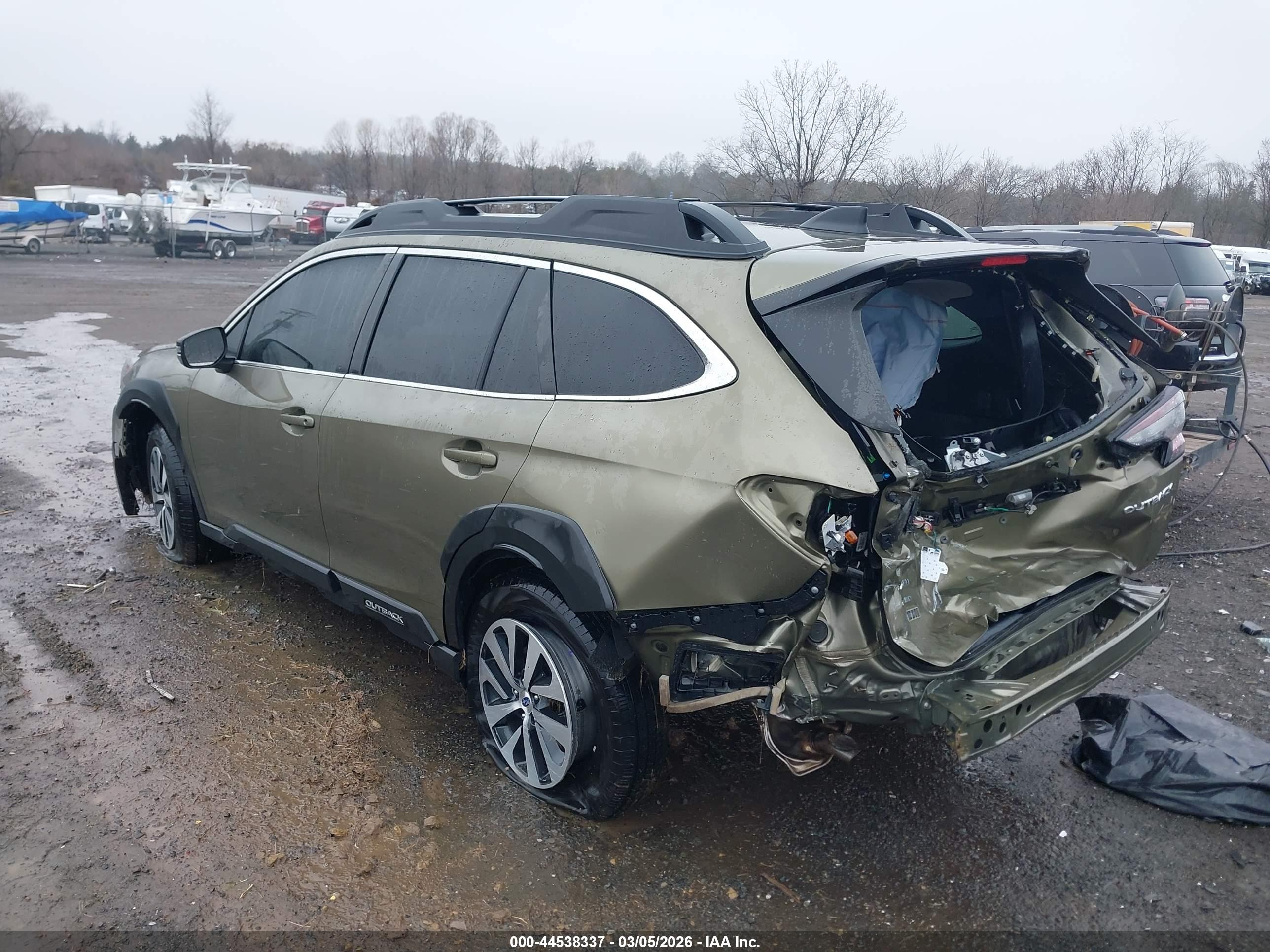 SUBARU OUTBACK image 3
