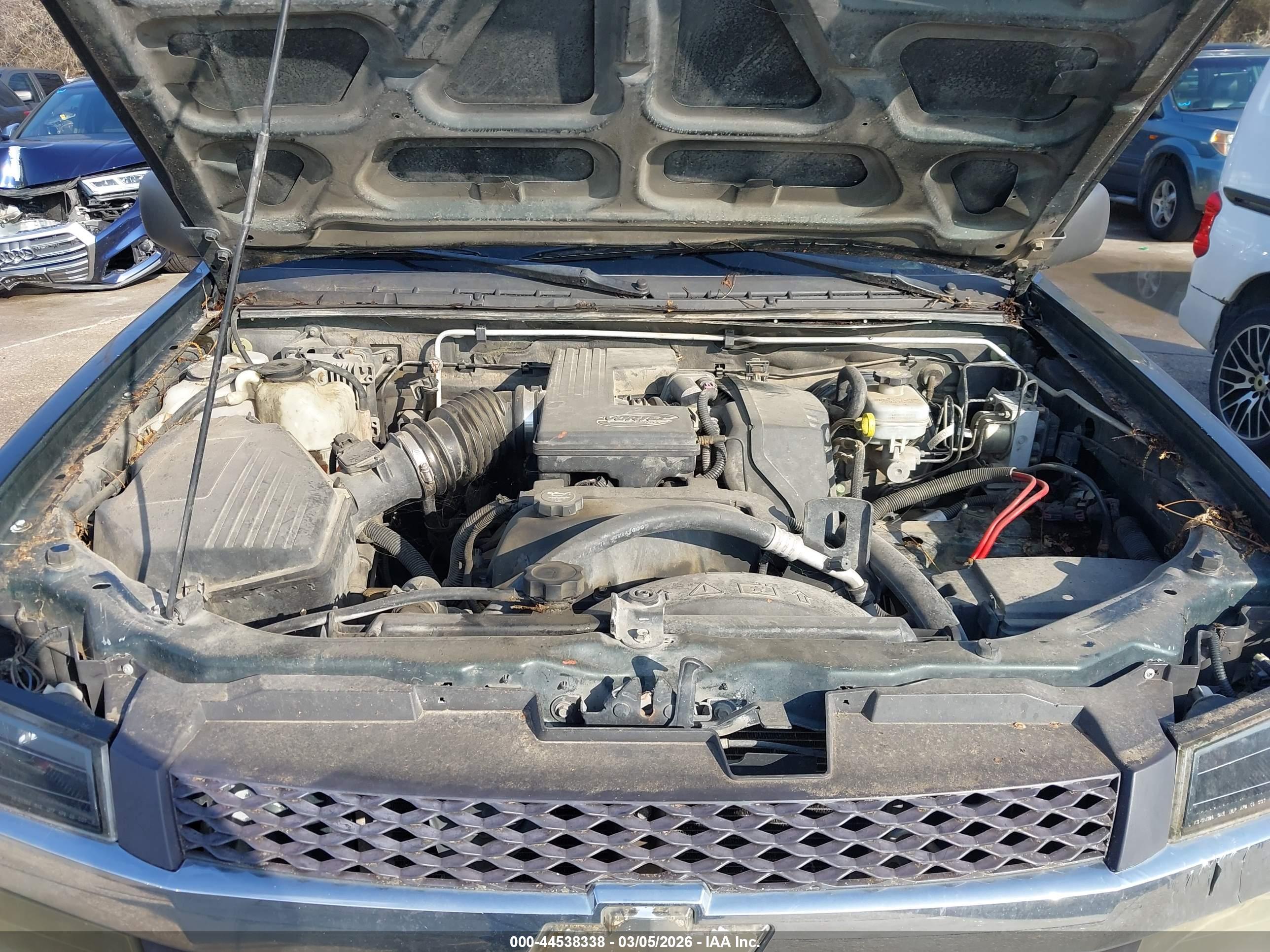 CHEVROLET COLORADO image 10