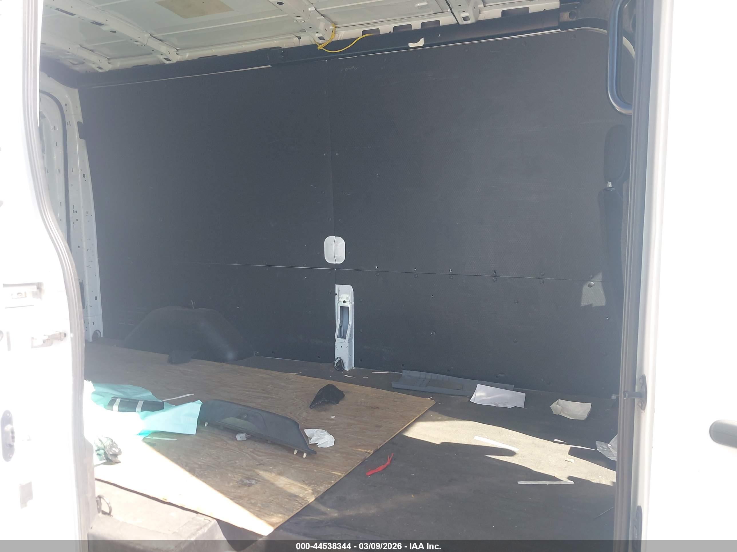FORD TRANSIT-250 image 8