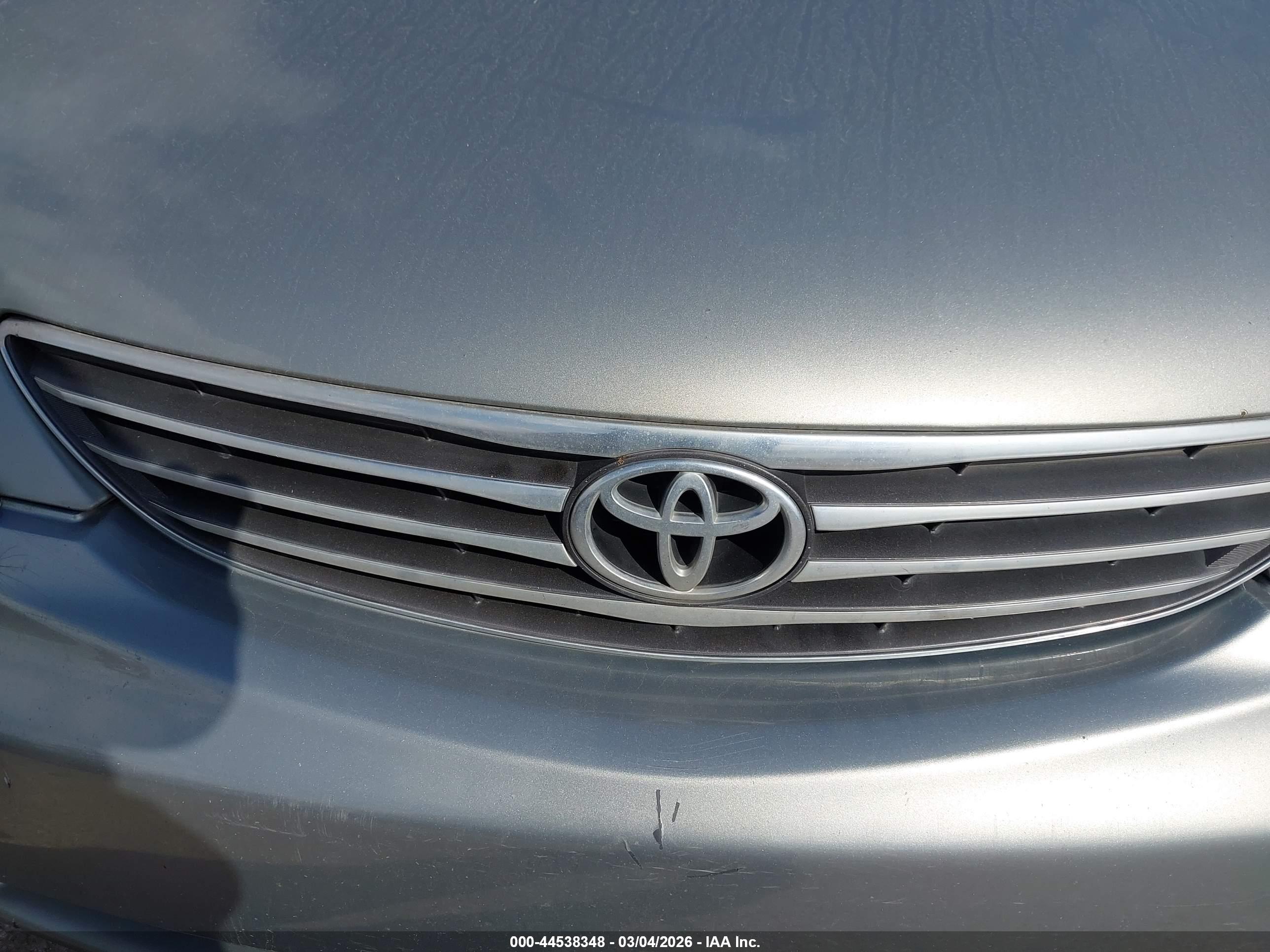 TOYOTA CAMRY image 6
