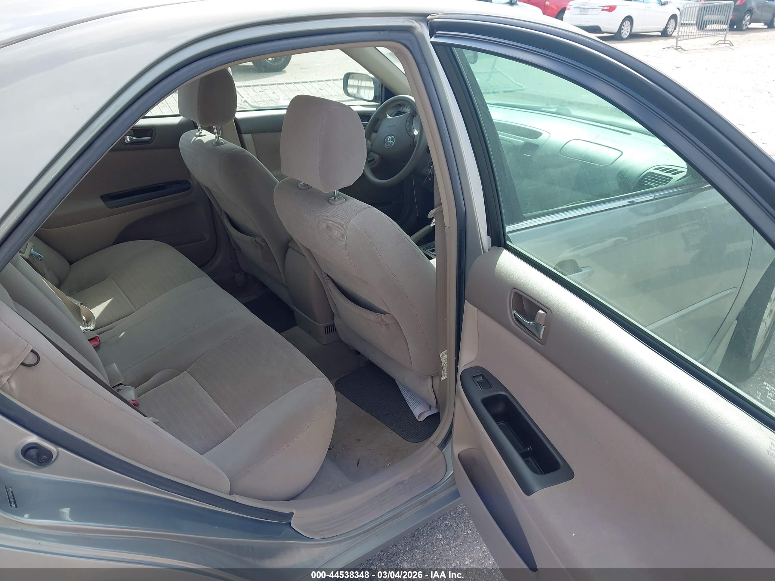 TOYOTA CAMRY image 8