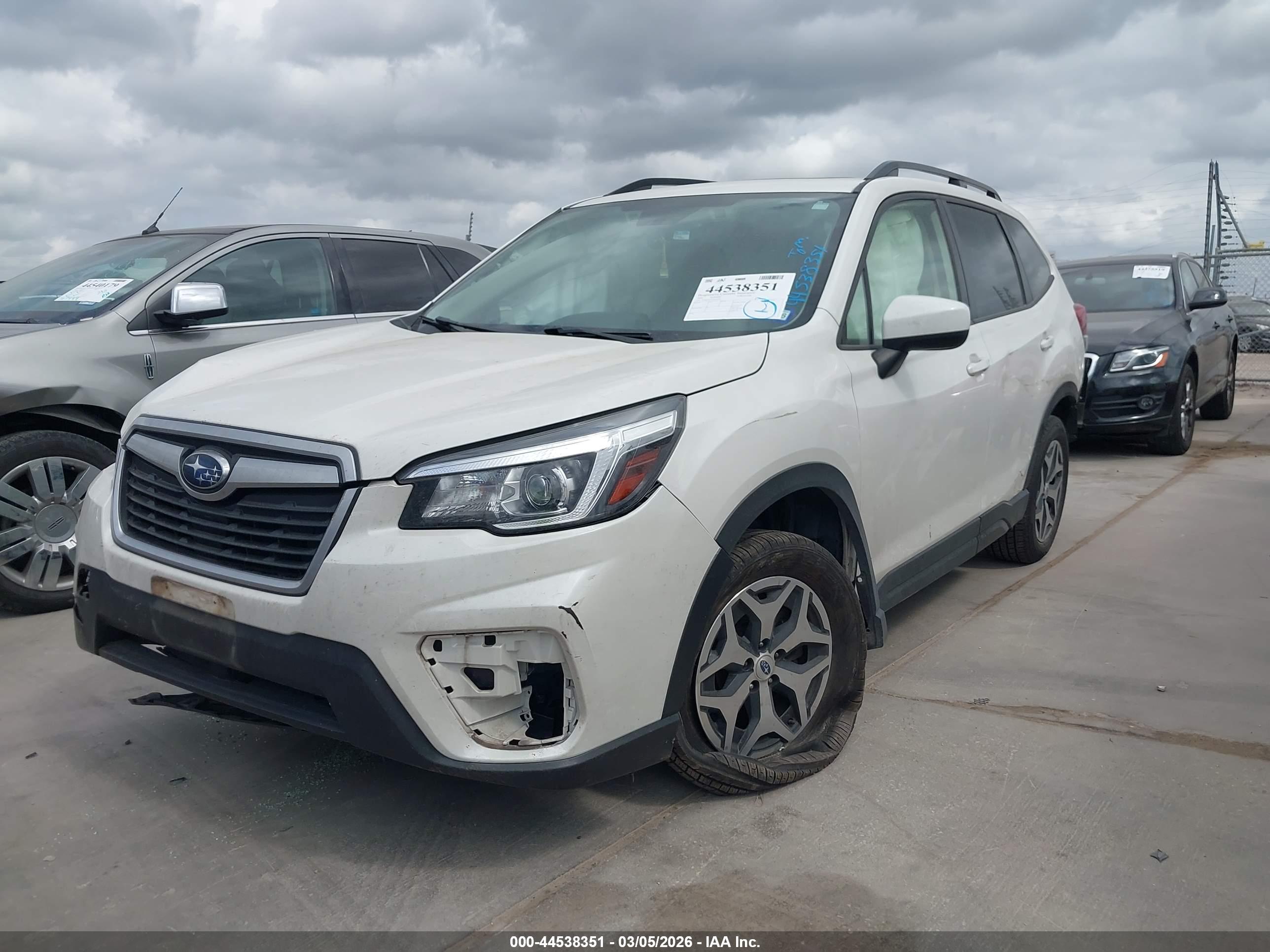 SUBARU FORESTER image 2
