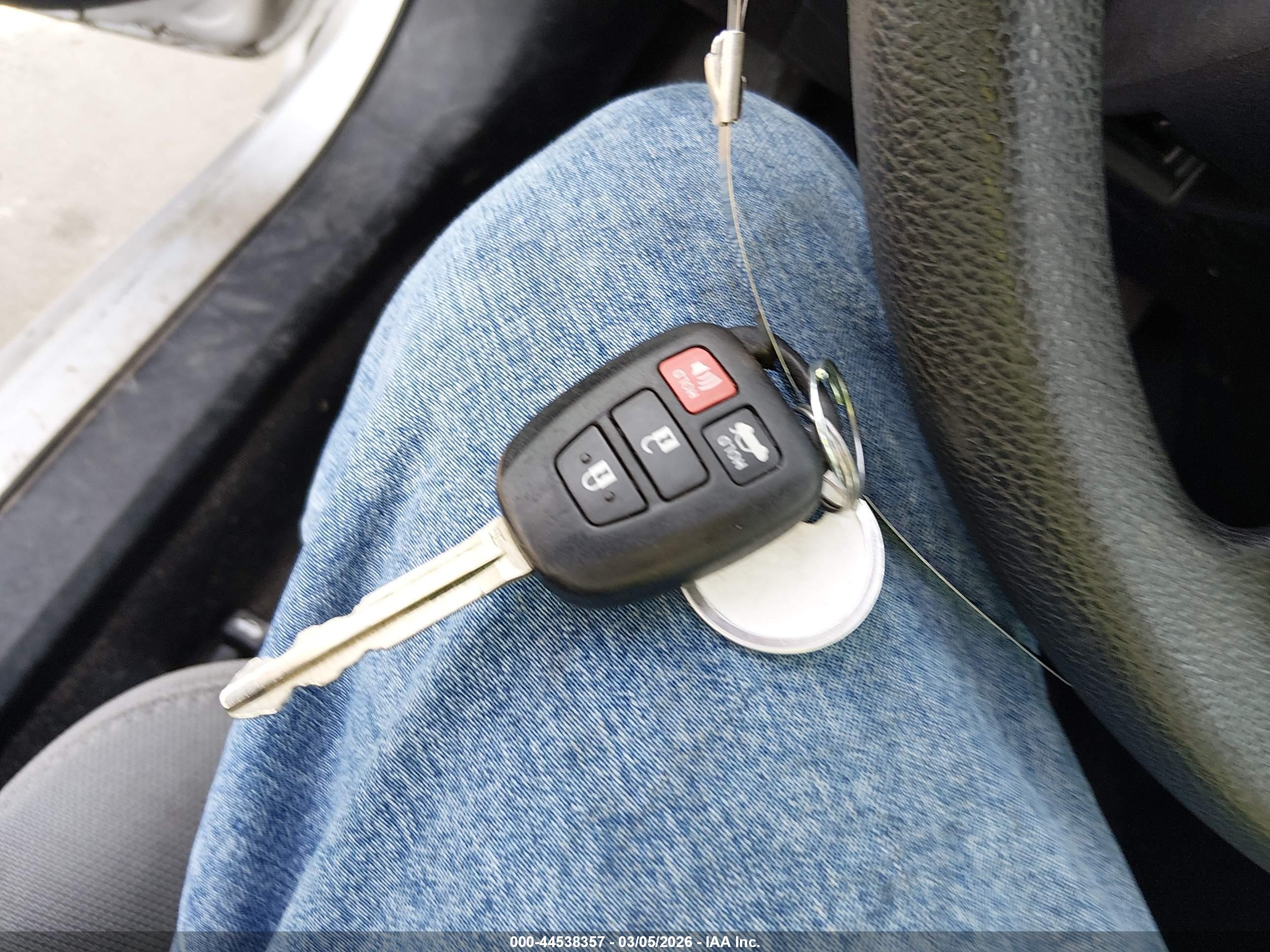TOYOTA COROLLA image 11