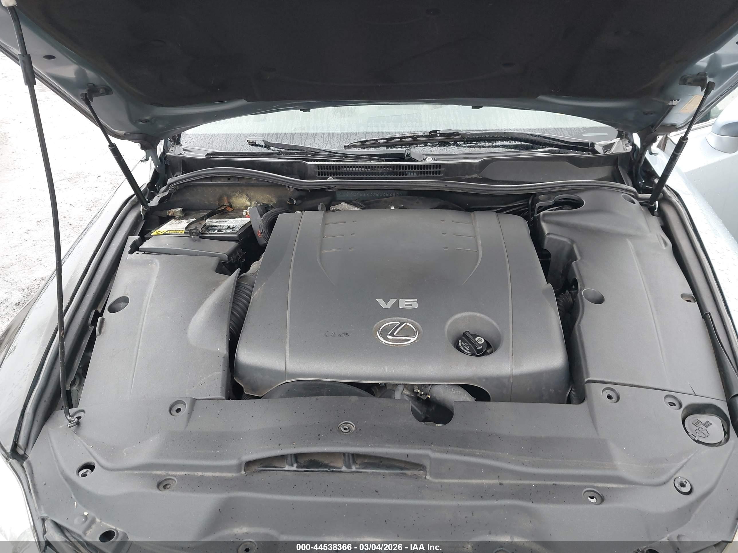 LEXUS IS image 10