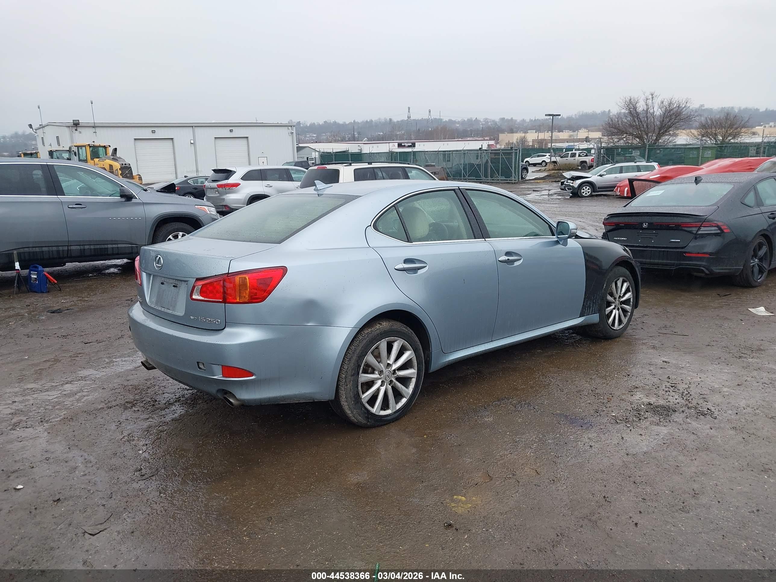 LEXUS IS image 4