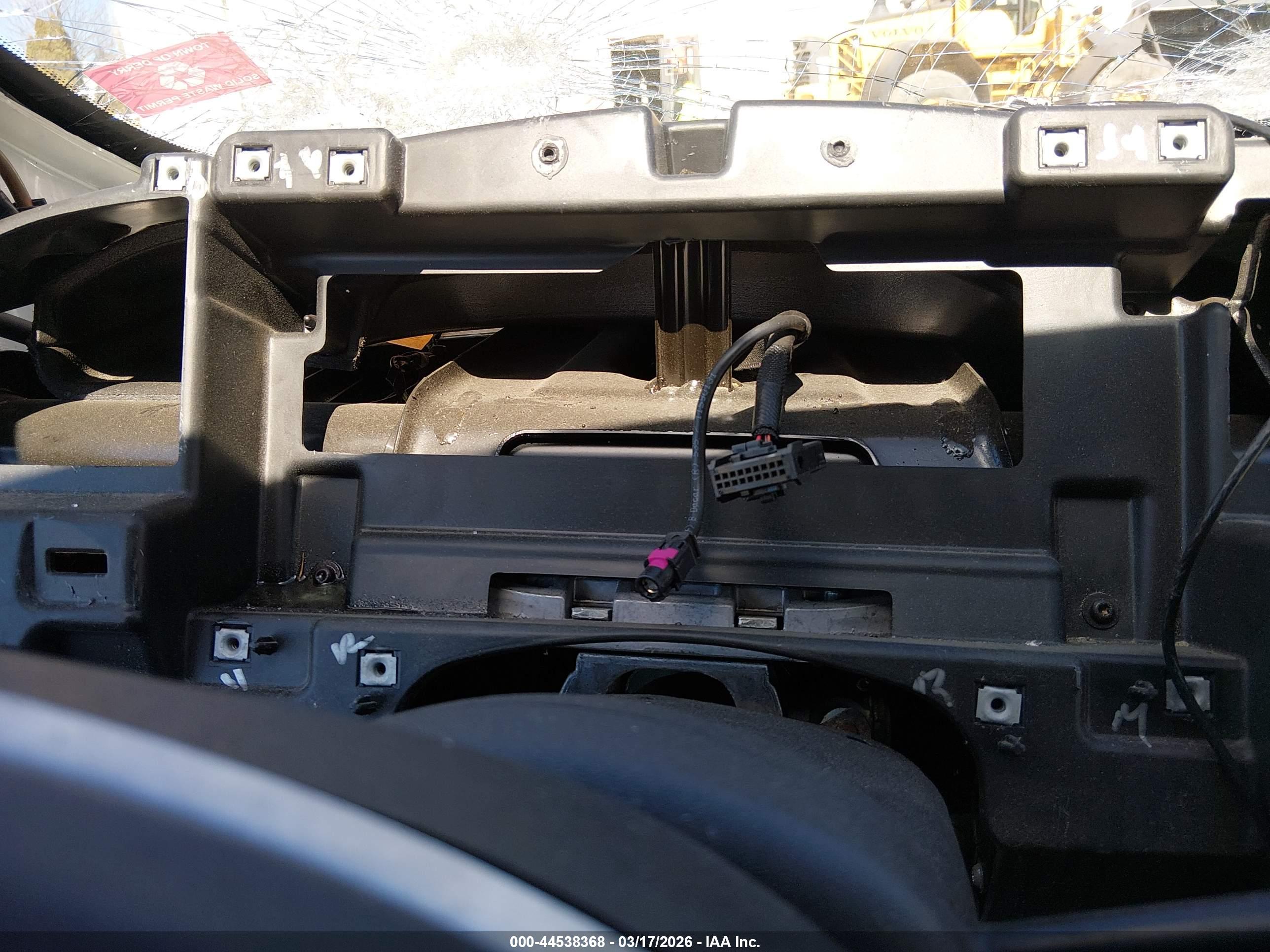 TESLA MODEL image 7